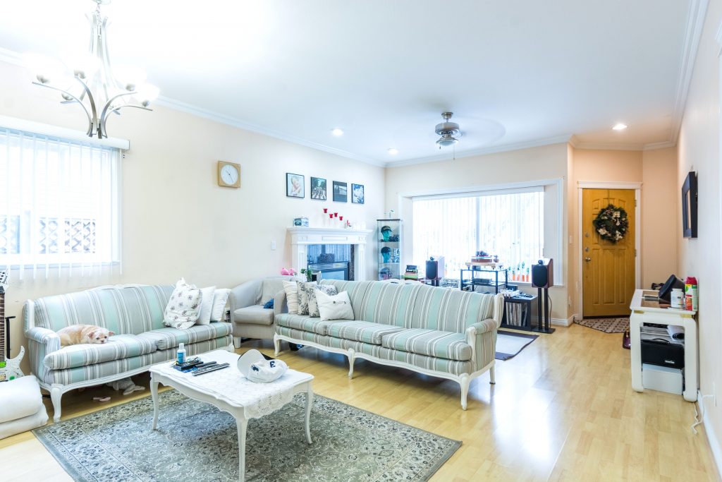 7307 10th Avenue Burnaby