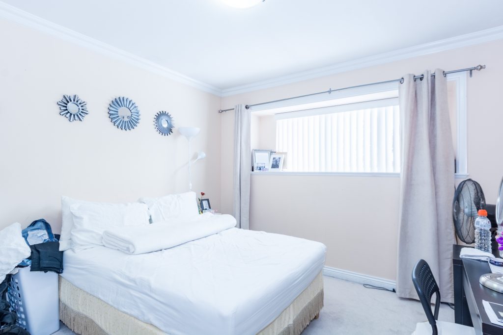 7307 10th Ave Burnaby 12