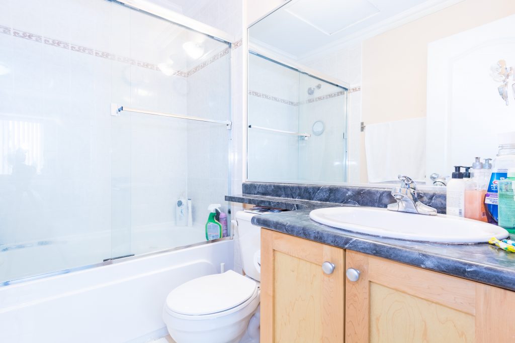7307 10th Ave Burnaby 11