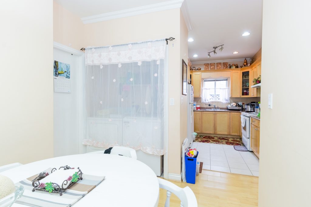 7307 10th Ave Burnaby 14