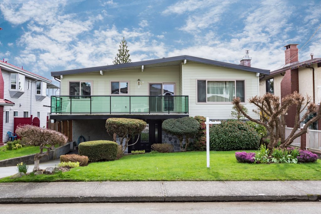 8050 14th Ave, Burnaby BC V3N 2B6