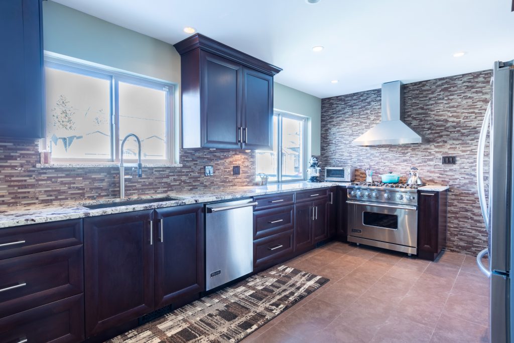 8050 14th Ave, Burnaby V3N 2B6 11