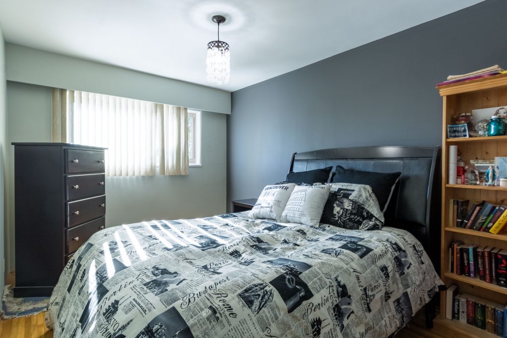 8050 14th Ave, Burnaby V3N 2B6 10