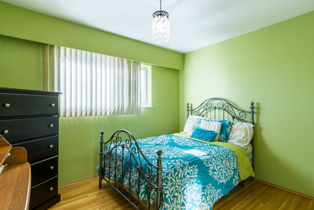 8050 14th Ave, Burnaby V3N 2B6 9