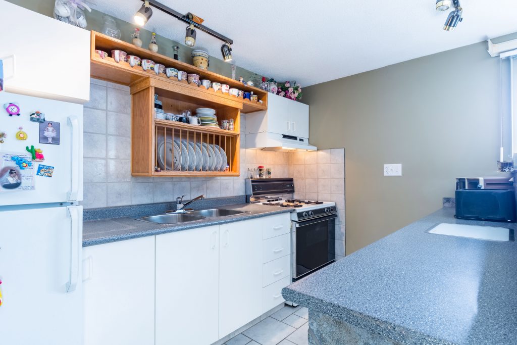 8050 14th Ave, Burnaby V3N 2B6 18