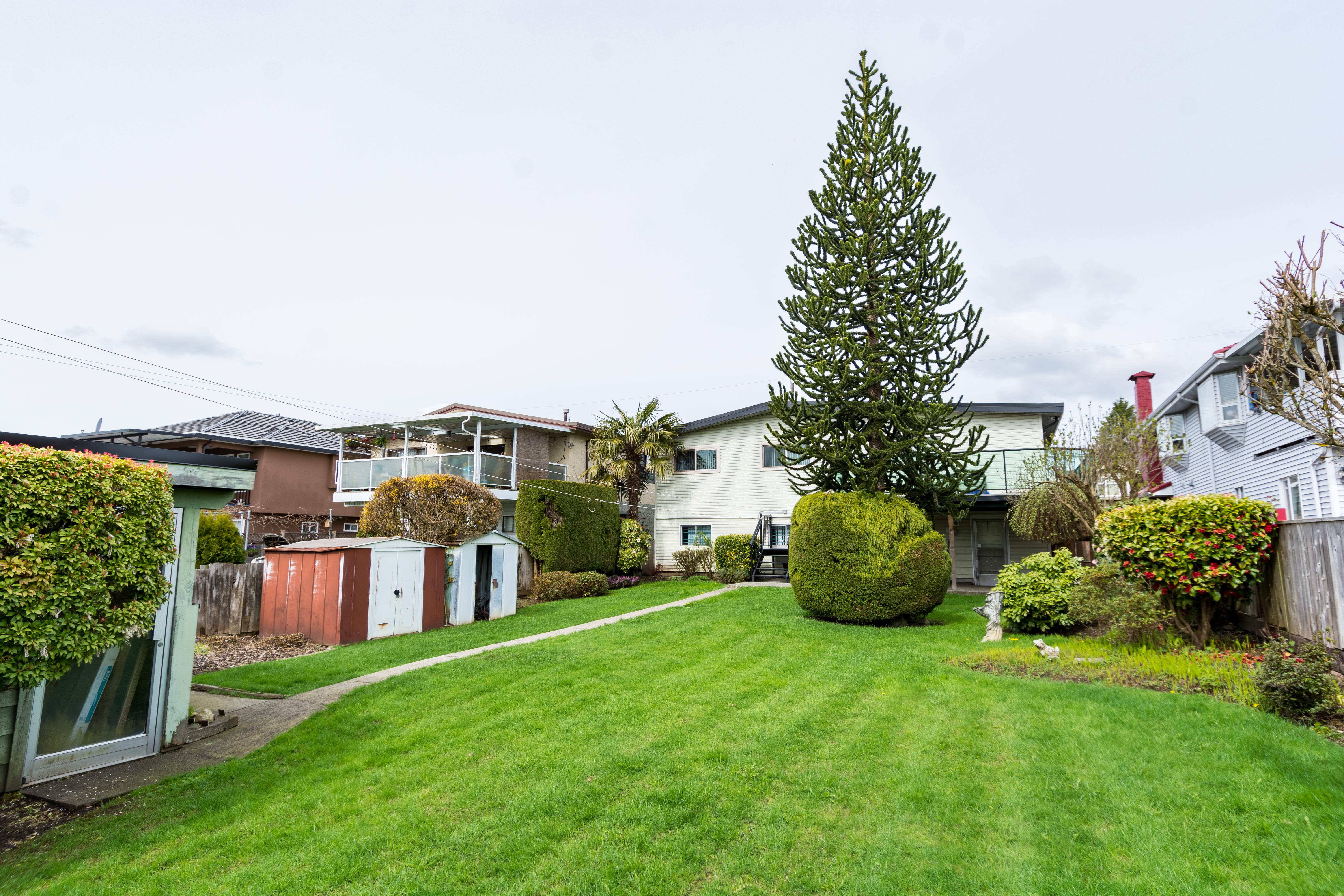 8050 14th Ave, Burnaby V3N 2B6 23