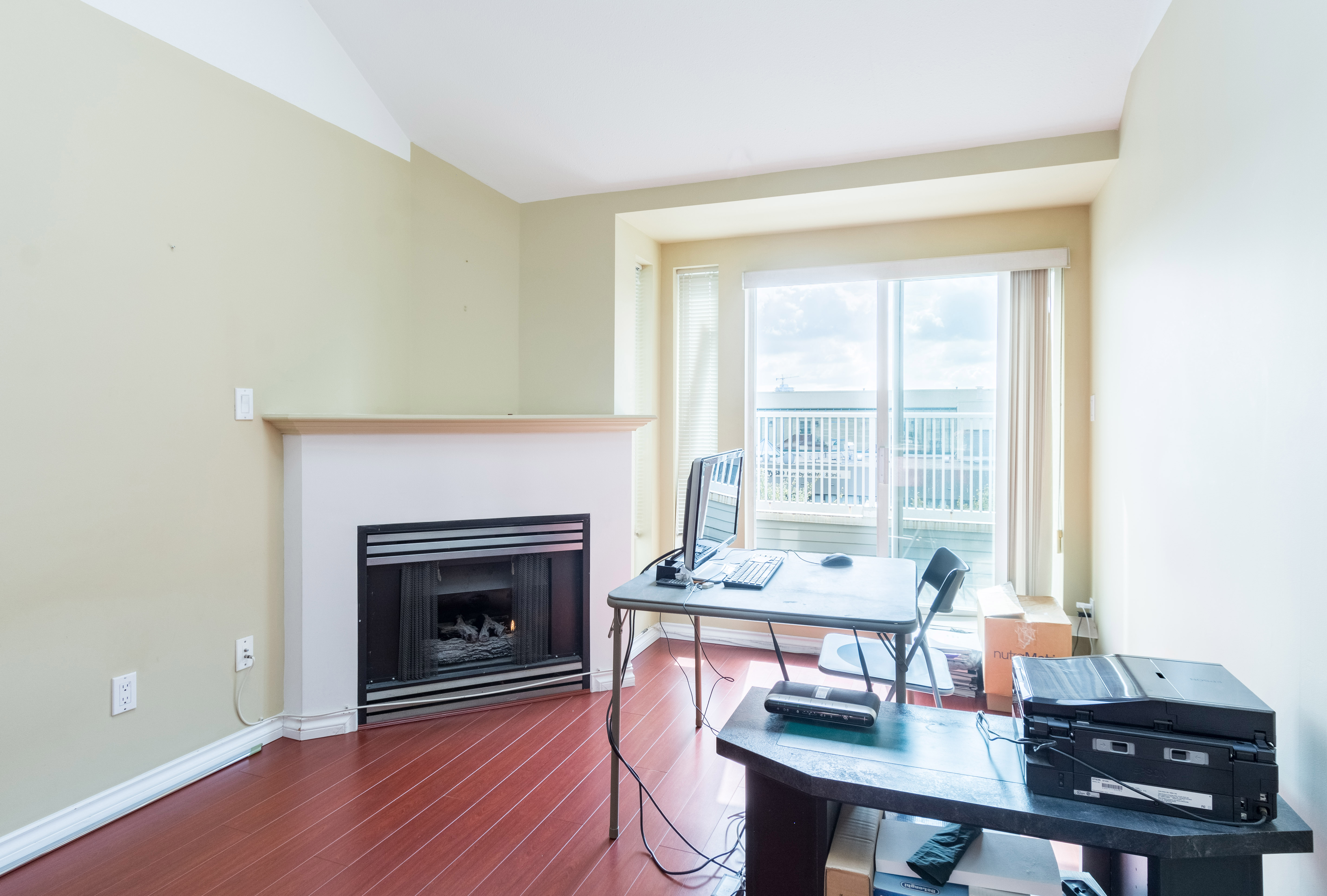 401-3939 Hastings Street, Burnaby BC 3