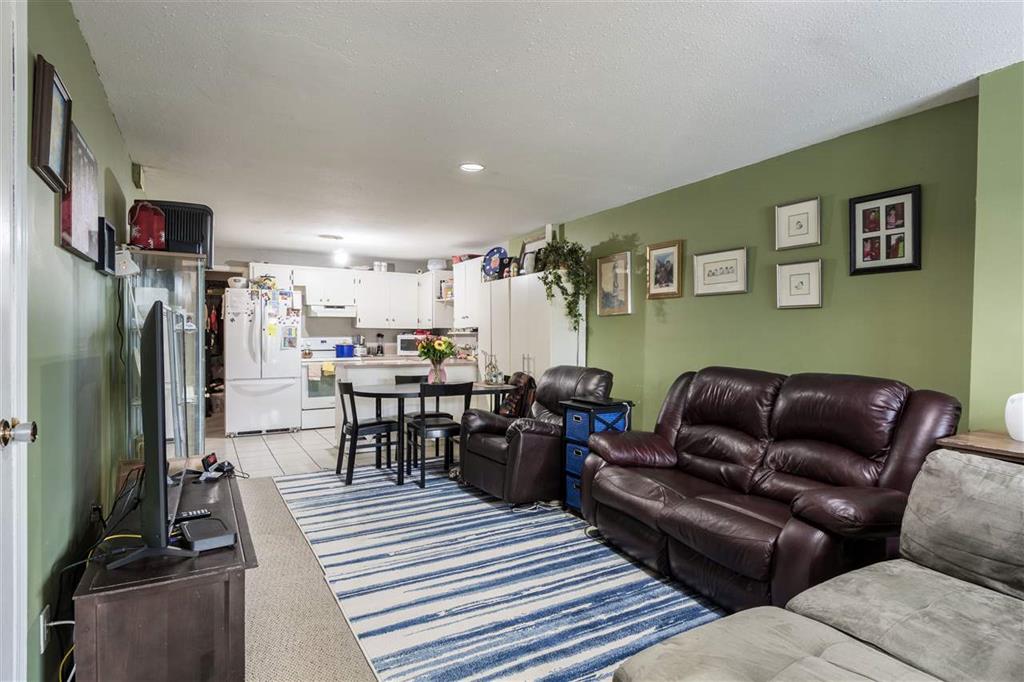 2415 St George Street, Port Moody BC 3