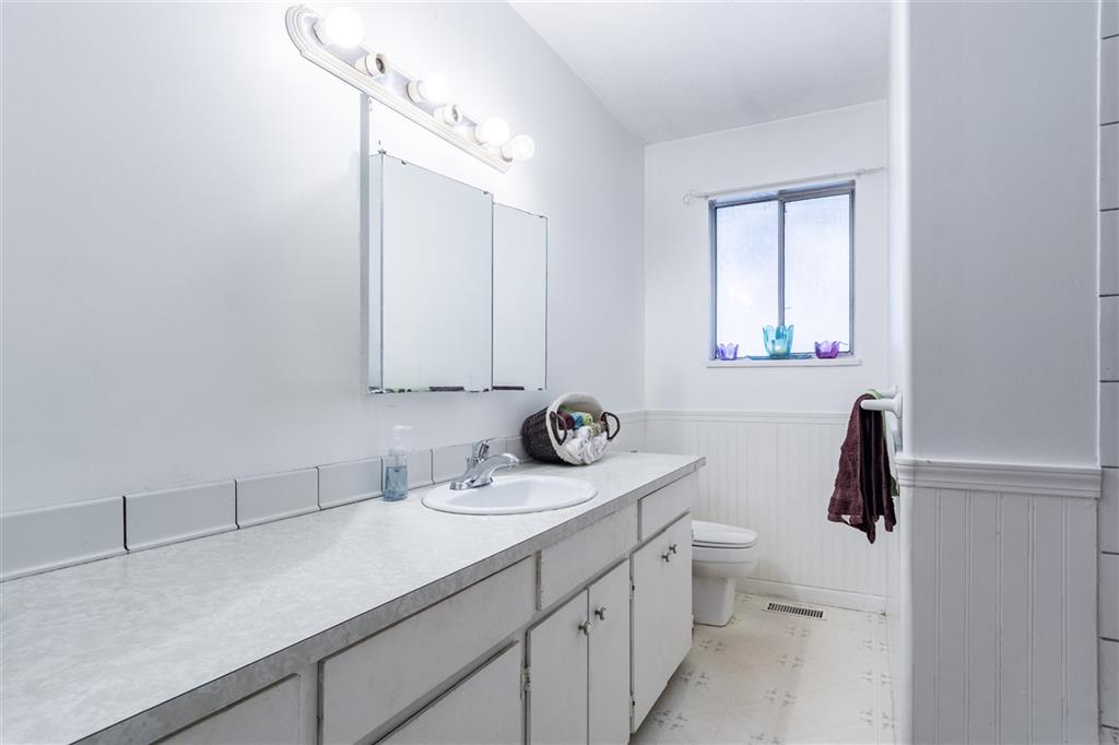 2415 St George Street, Port Moody BC 18