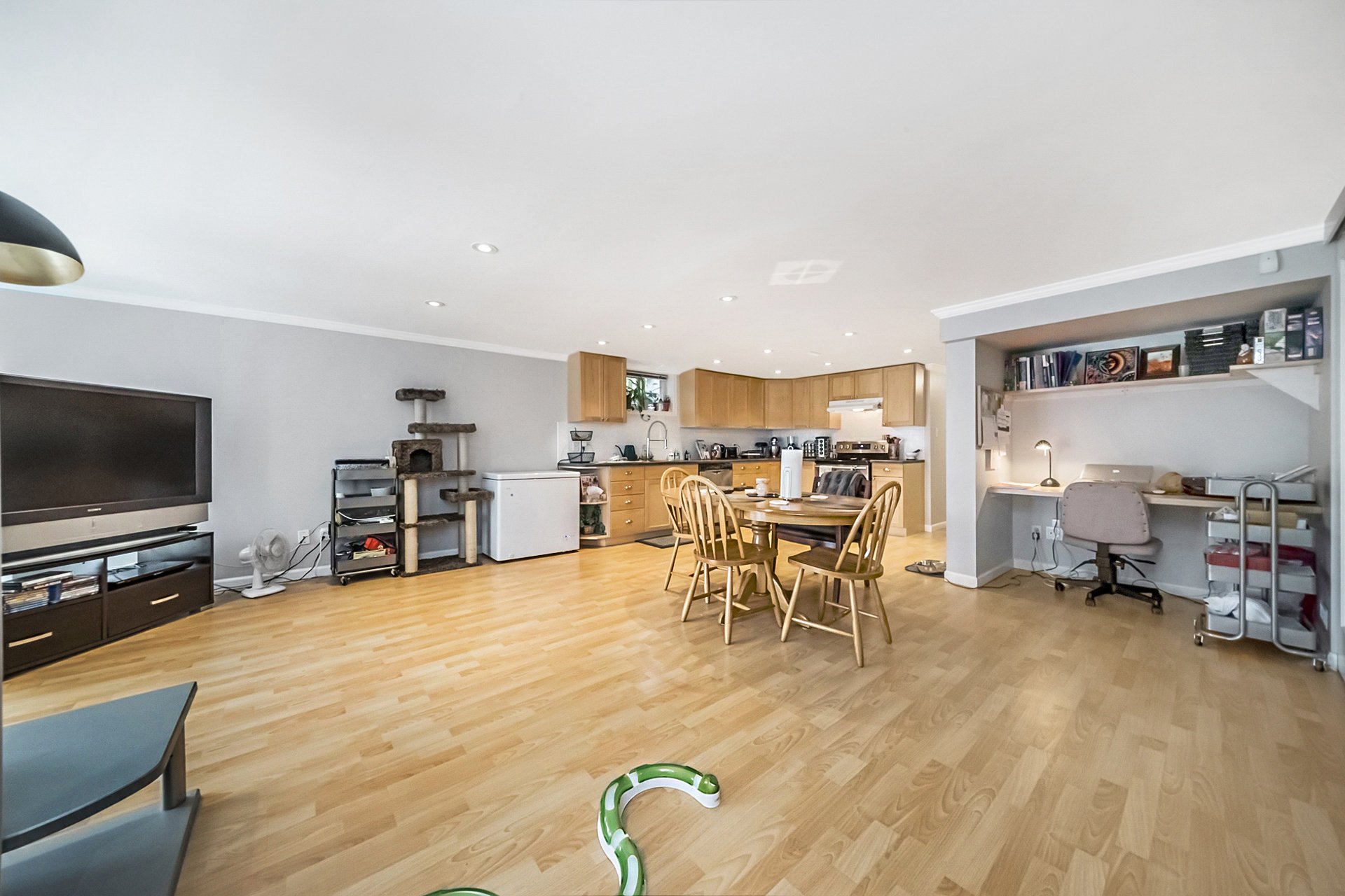 321 Second Street, New Westminster BC 31