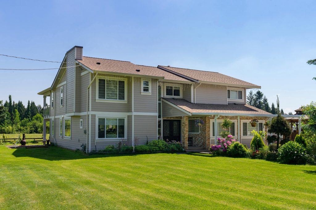13712 Rippington Road, Pitt Meadows V3Y 1Z1