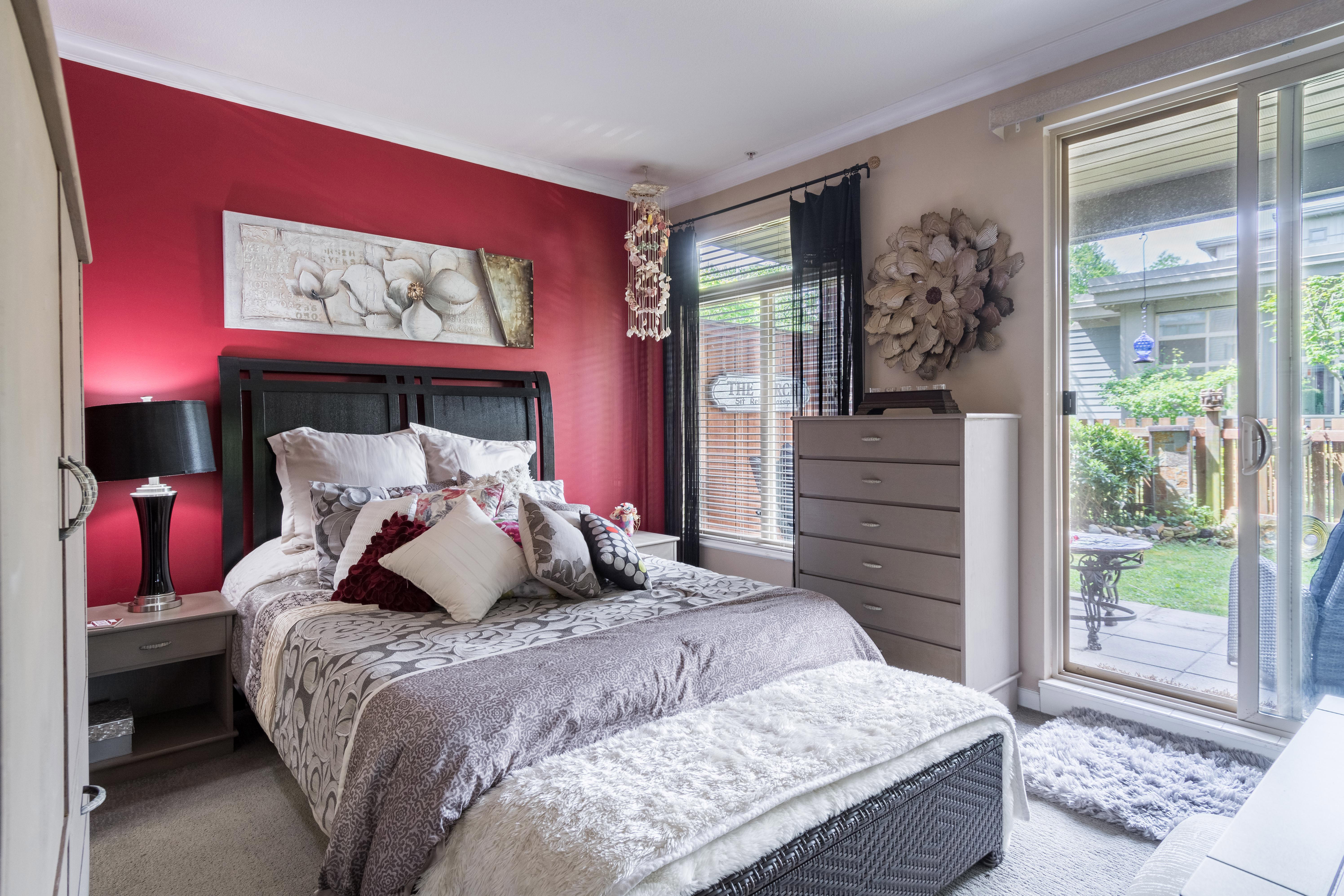 110-15385 101A Avenue, Surrey 12