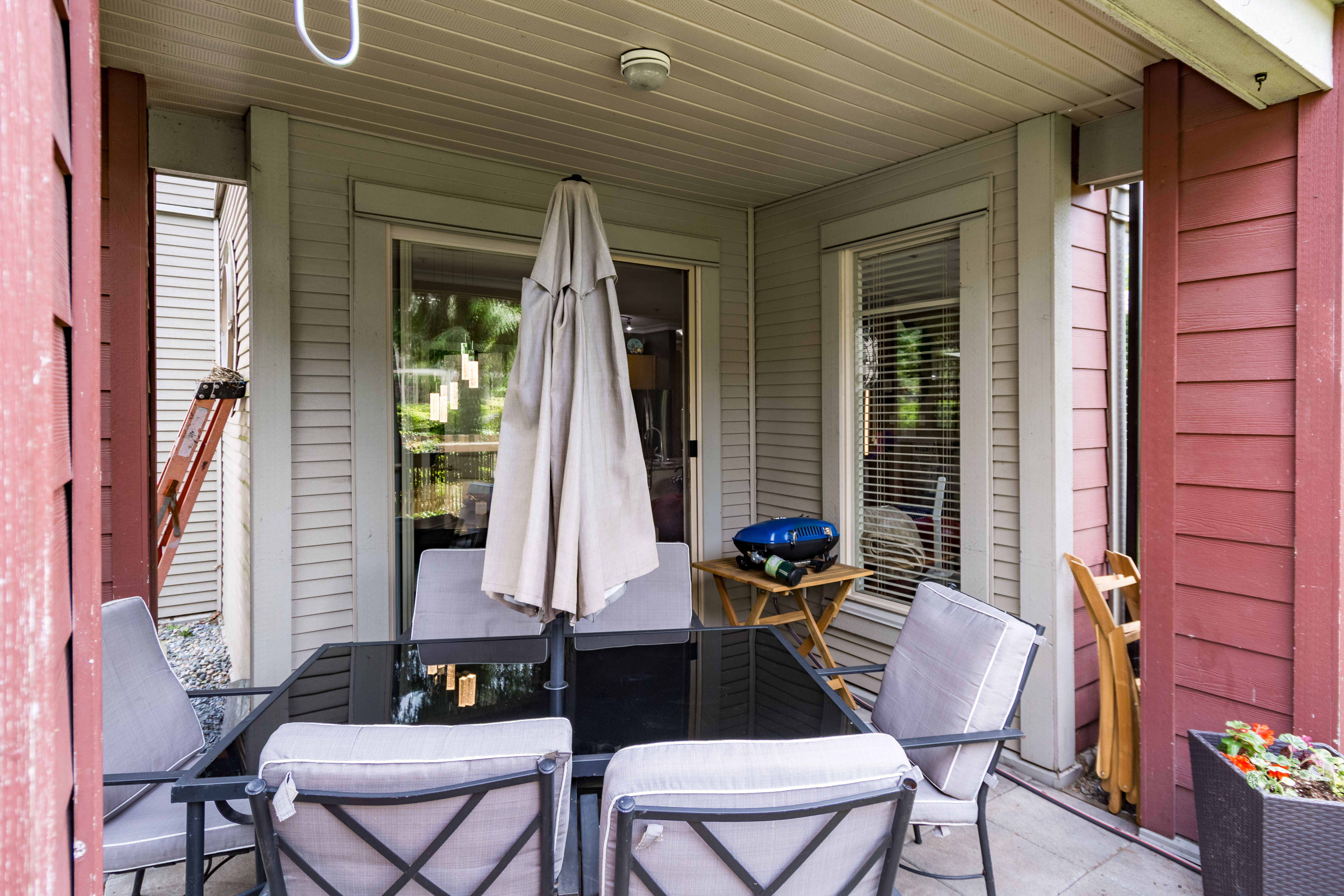 110-15385 101A Avenue, Surrey 16