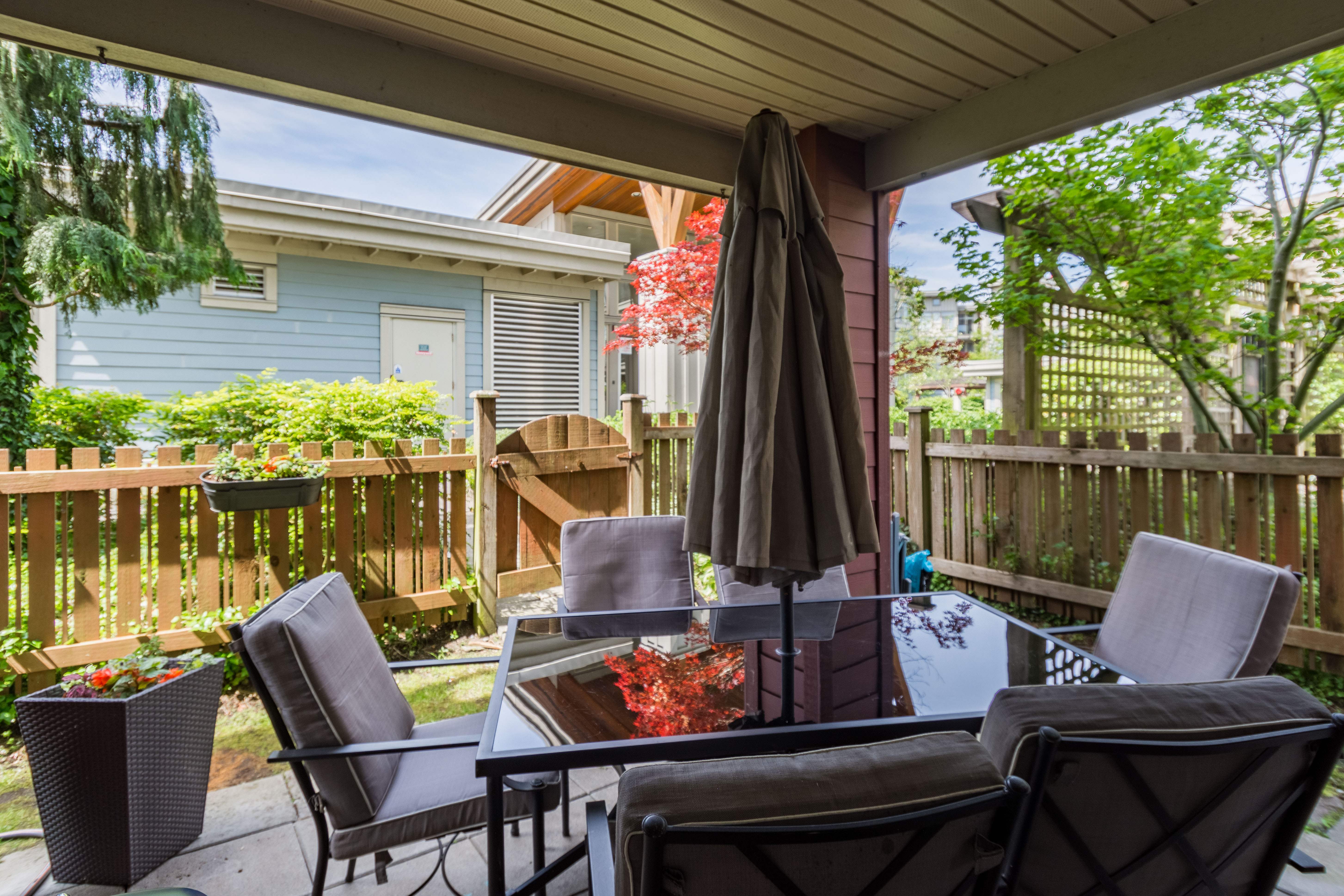 110-15385 101A Avenue, Surrey 18