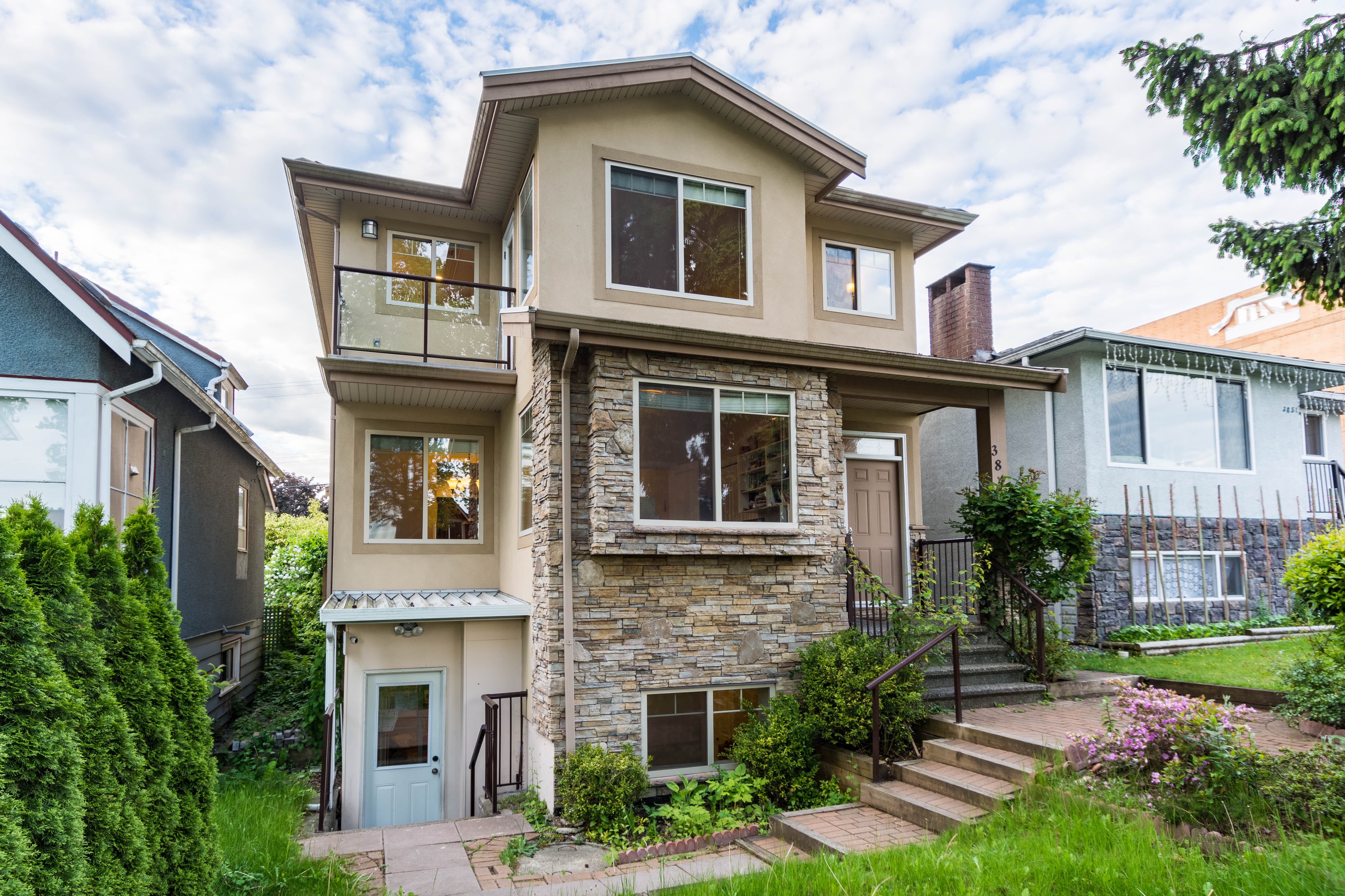 3849 Parker Street, Burnaby 2