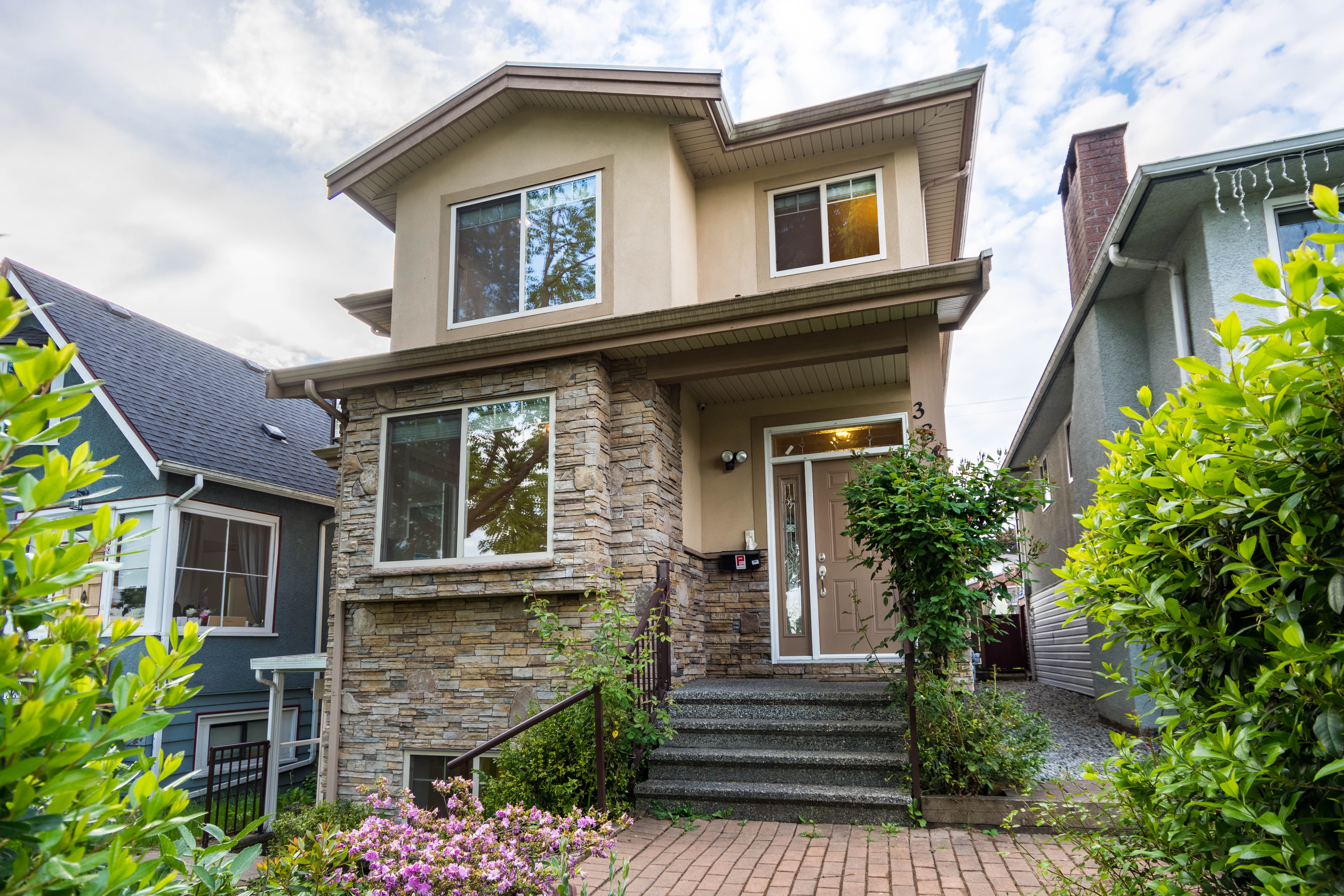 3849 Parker Street, Burnaby