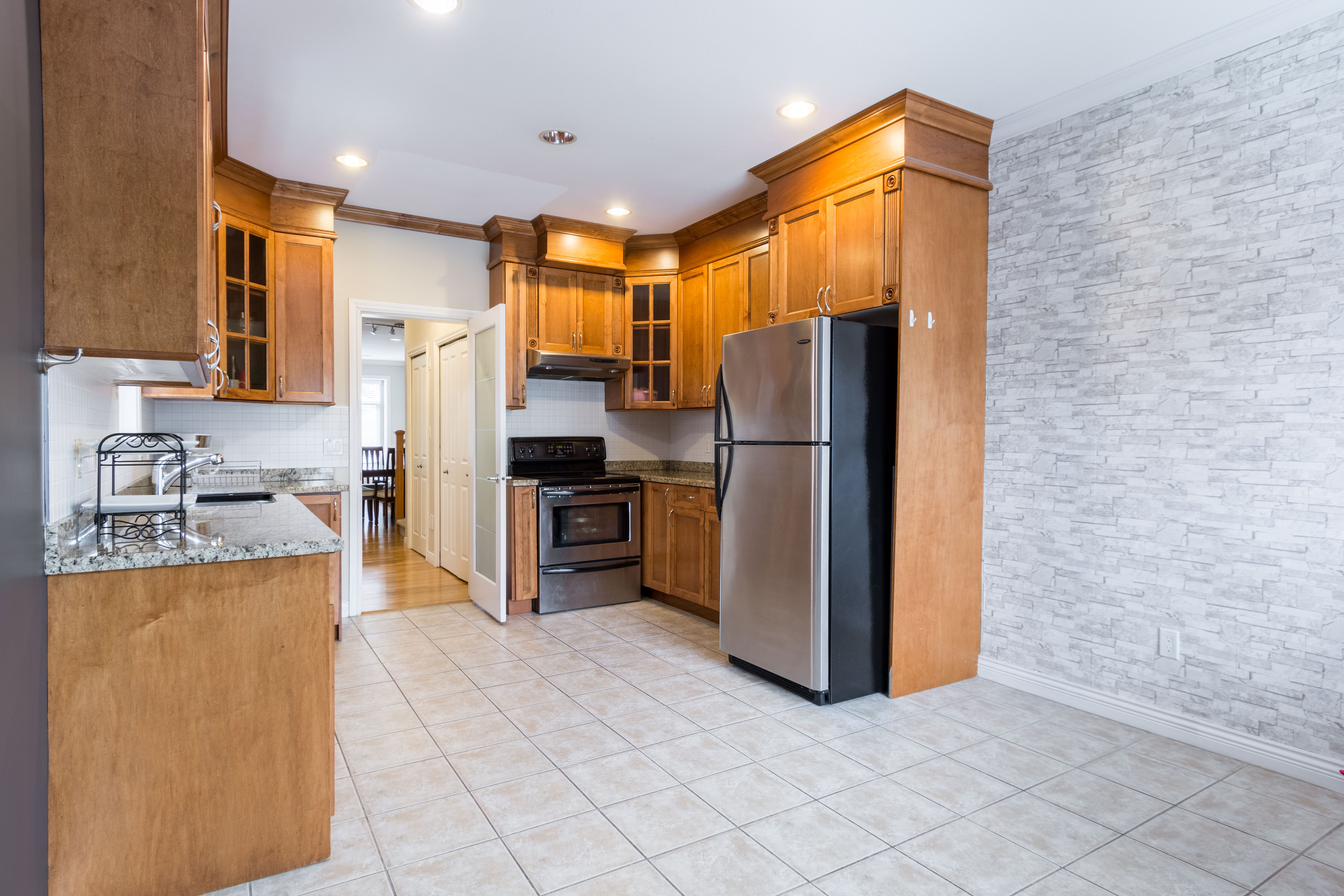 5471 Dominion Street, Burnaby 4