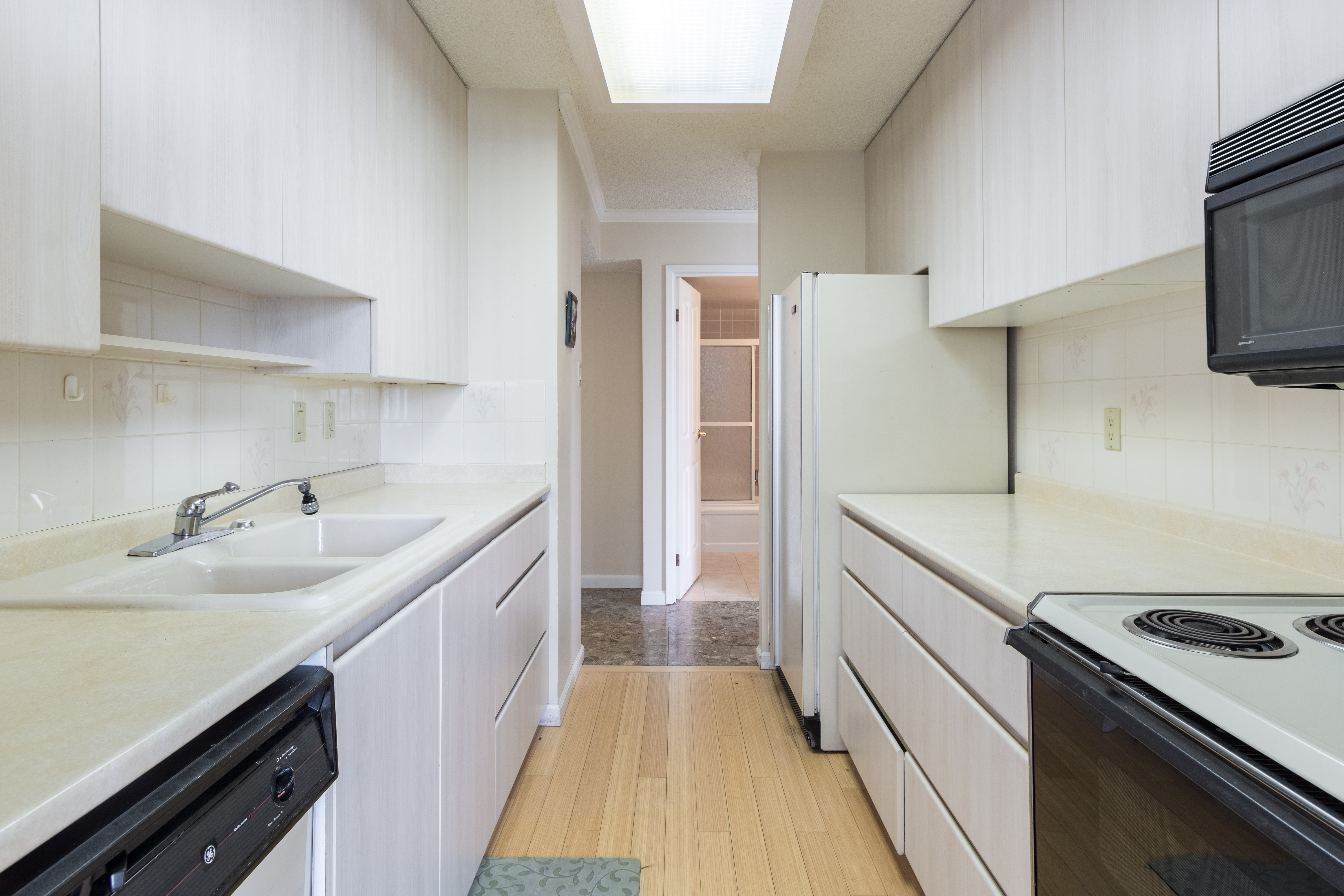 1910 4300 Mayberry Street, Burnaby, BC 18