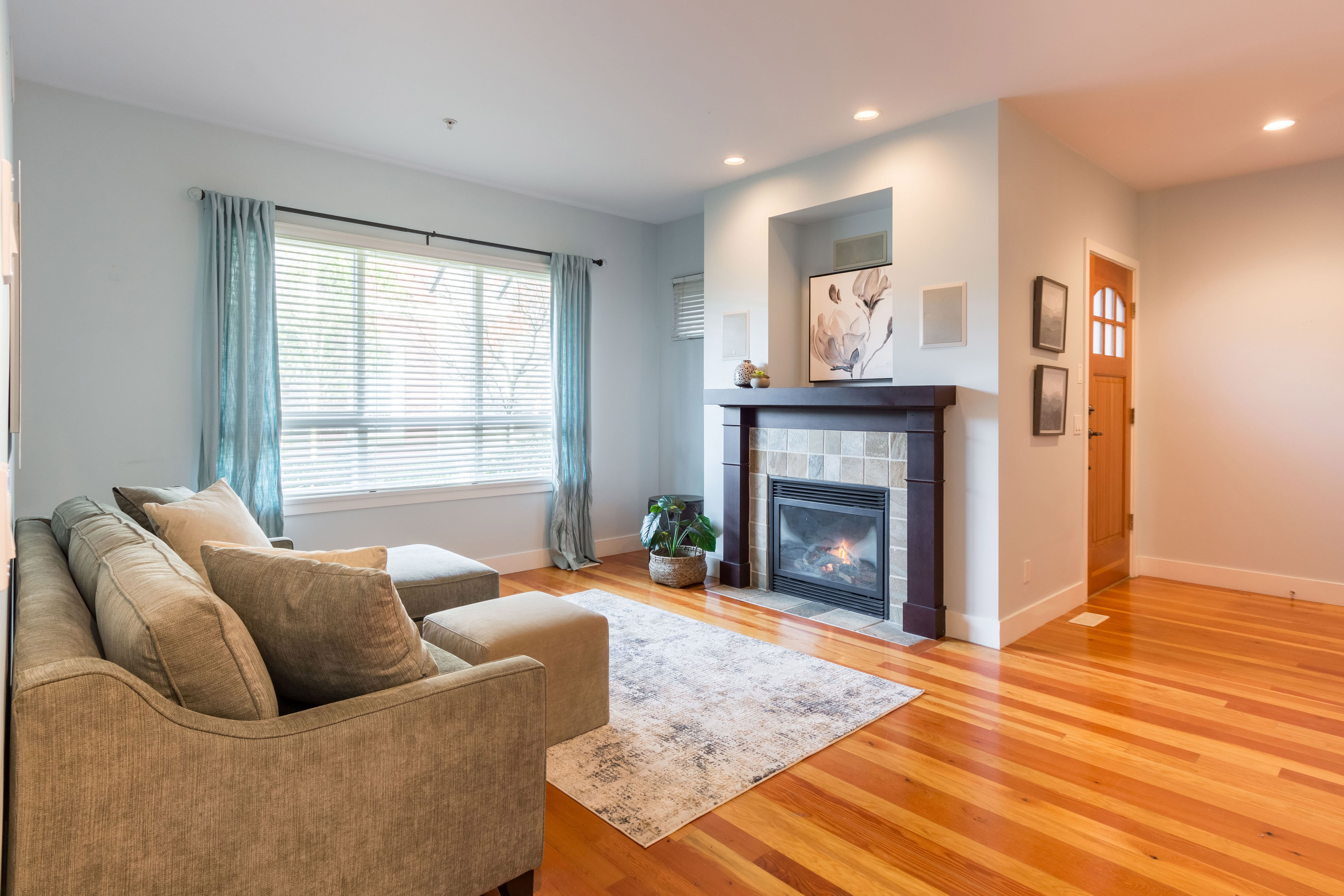 250 Furness Street, New Westminster 2