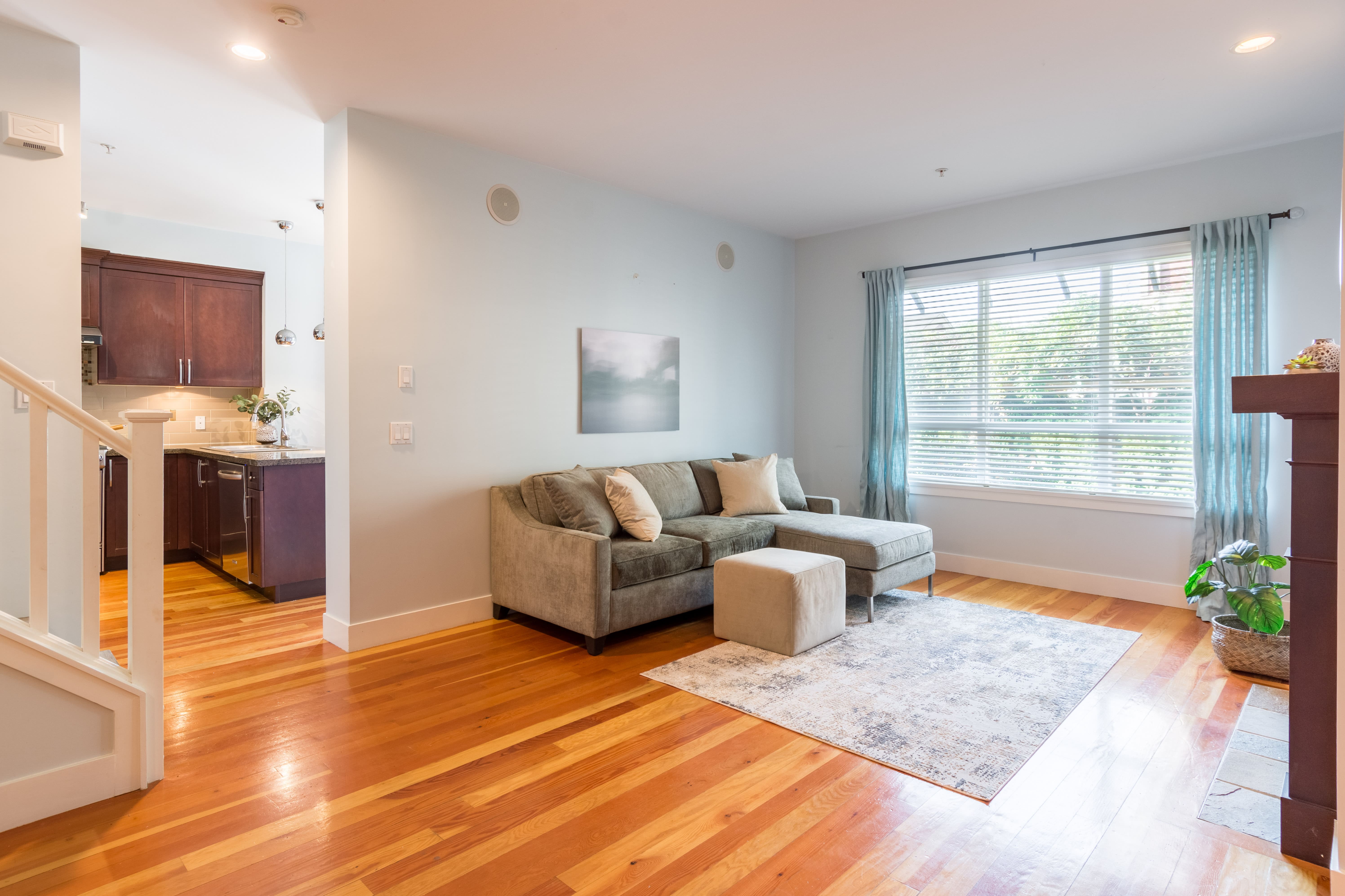 250 Furness Street, New Westminster 5