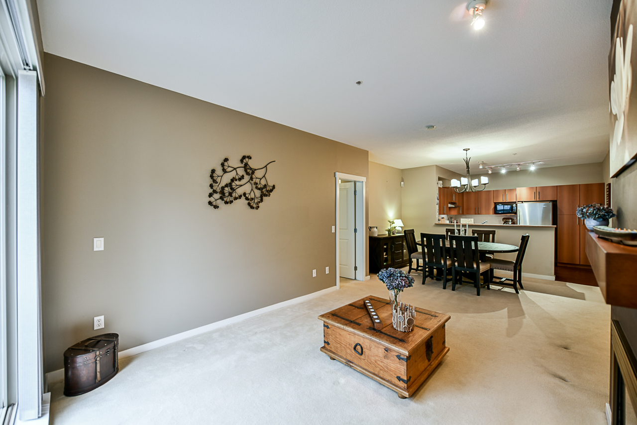 32 9229 University Crescent, Burnaby, V5A 4Z2 6