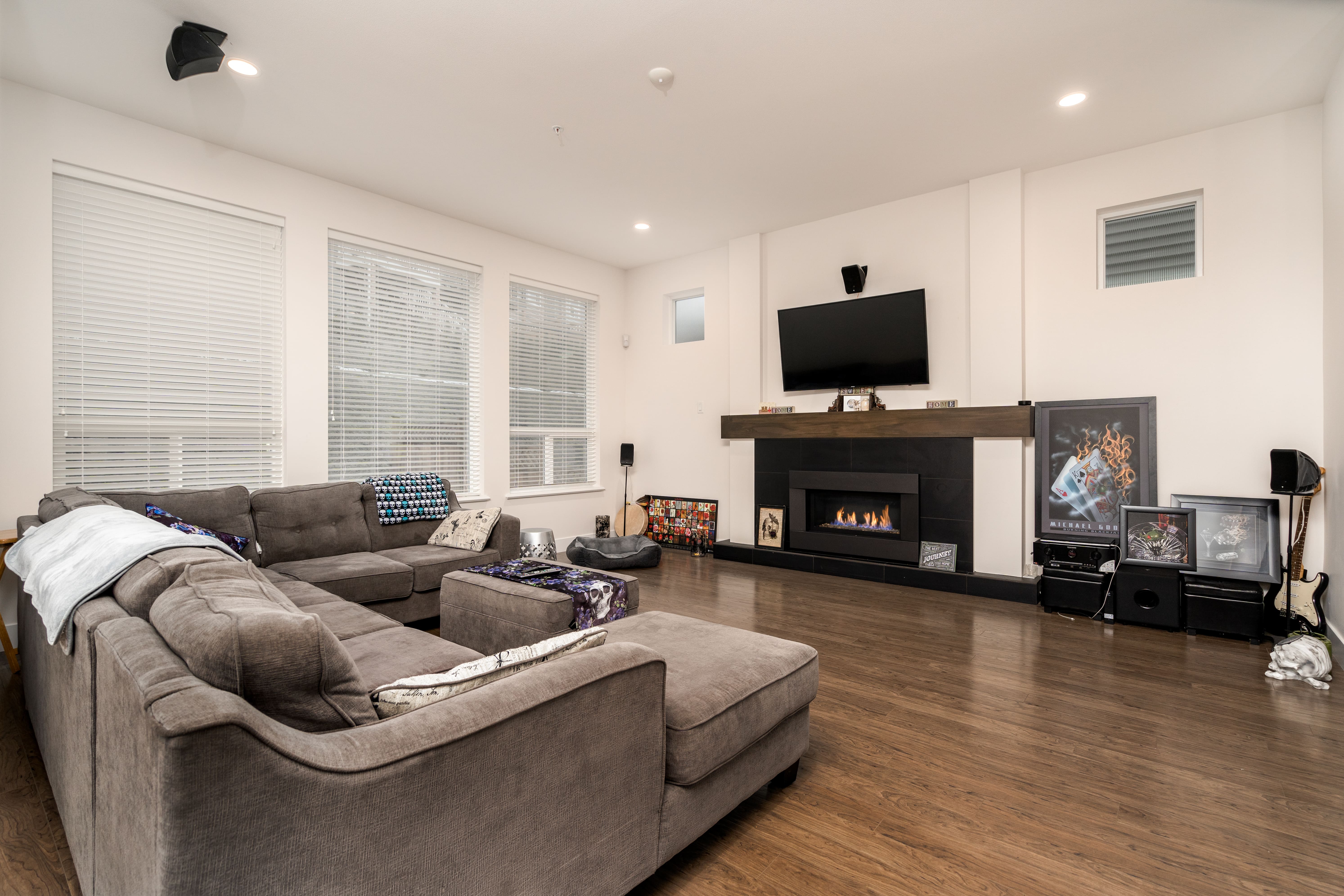 10512 McEachern Street, Maple Ridge 12