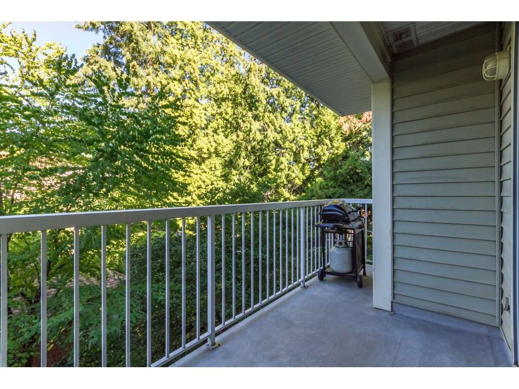 302 9650 148 Street, Surrey 6