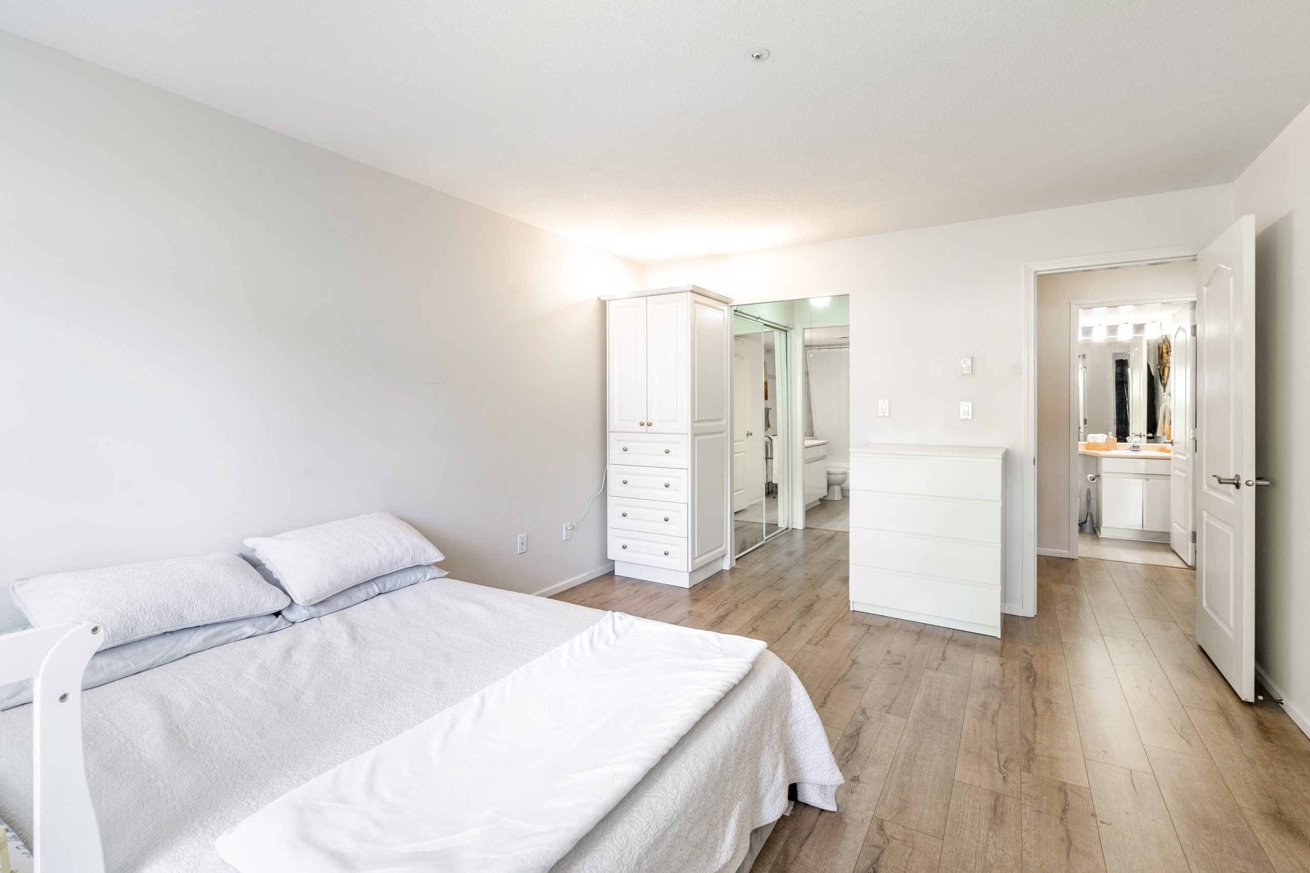 302 9650 148 Street, Surrey 19