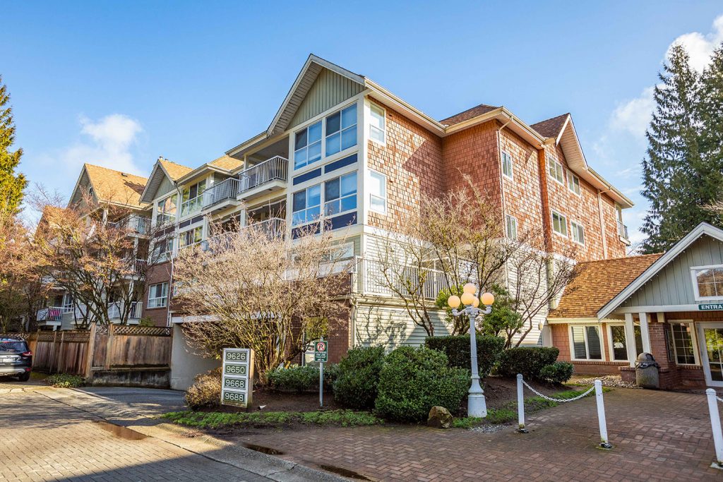 302 9650 148 Street, Surrey