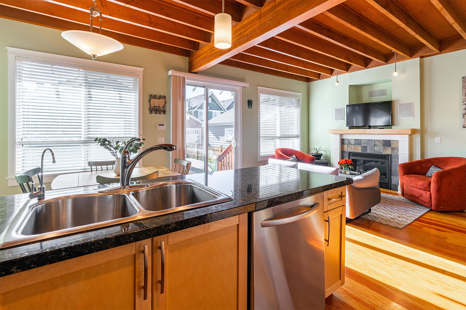 238 Furness Street, New Westminster 32
