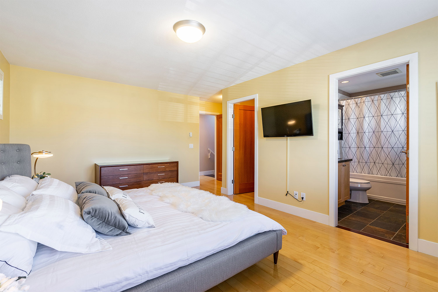 238 Furness Street, New Westminster 36