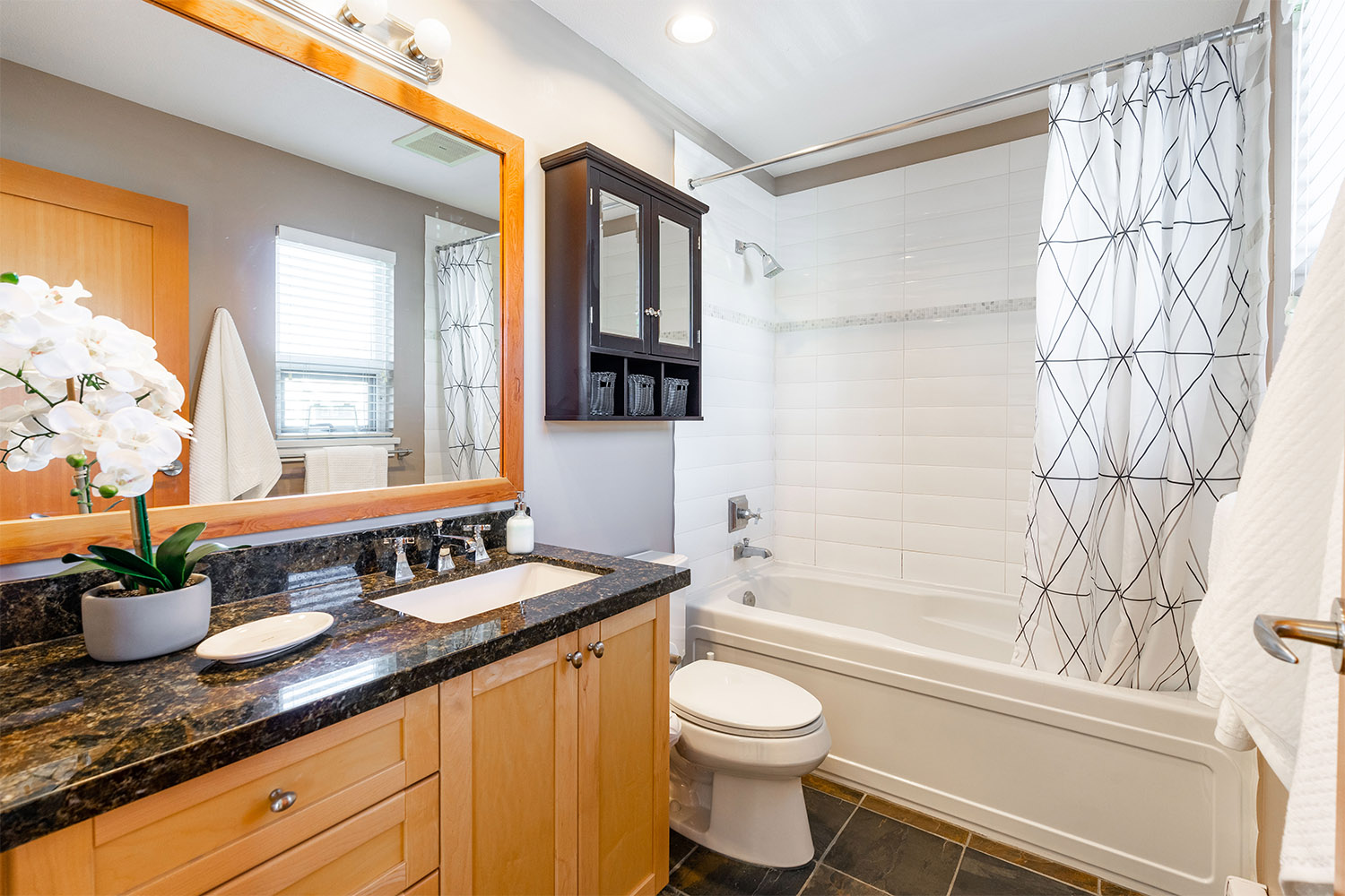 238 Furness Street, New Westminster 37