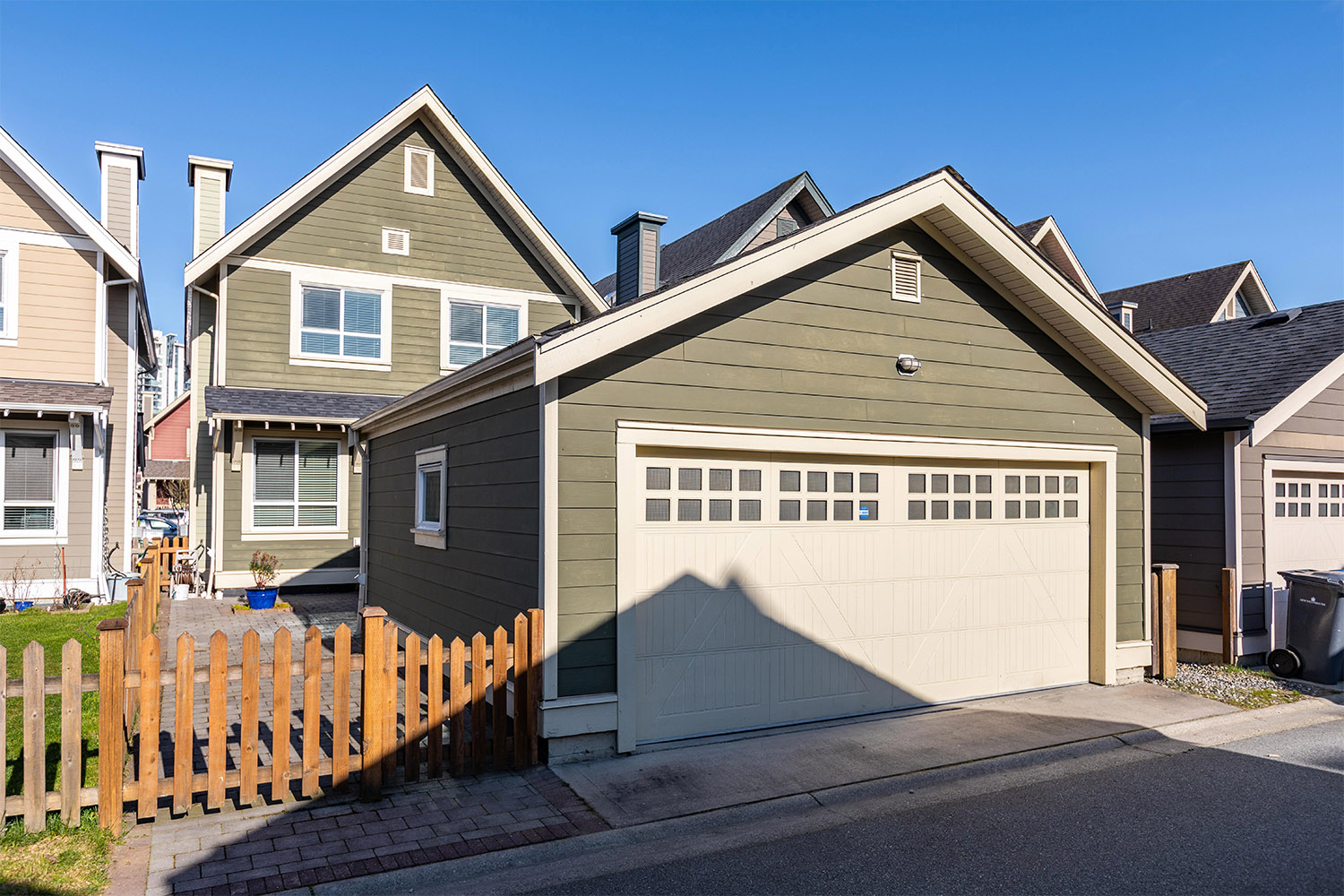 238 Furness Street, New Westminster 14