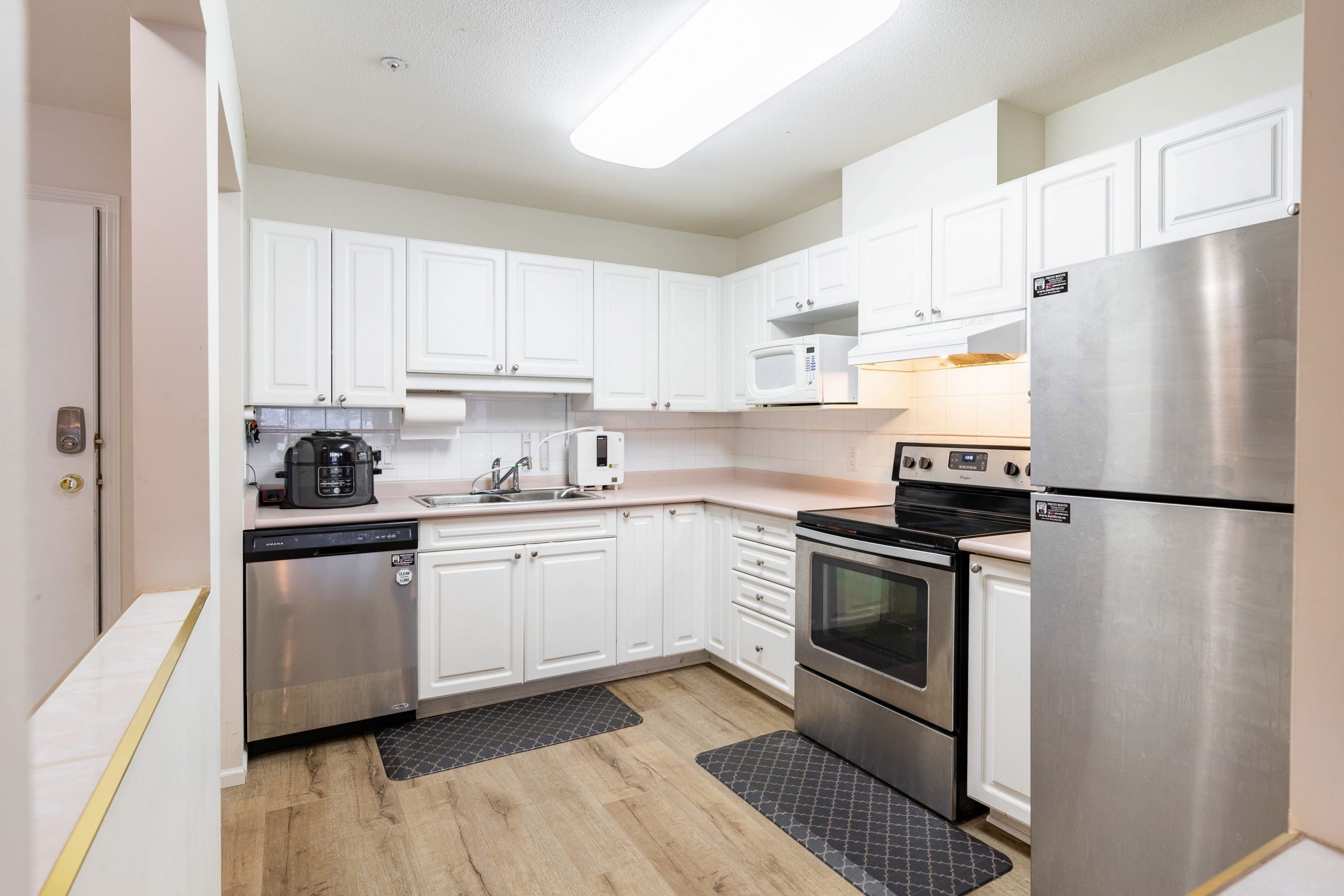 302 9650 148 Street, Surrey 14
