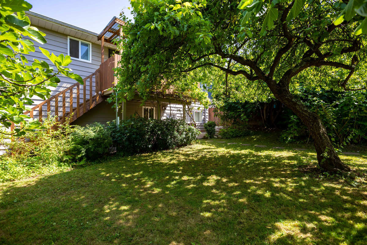 5555 Oben St, Vancouver 9