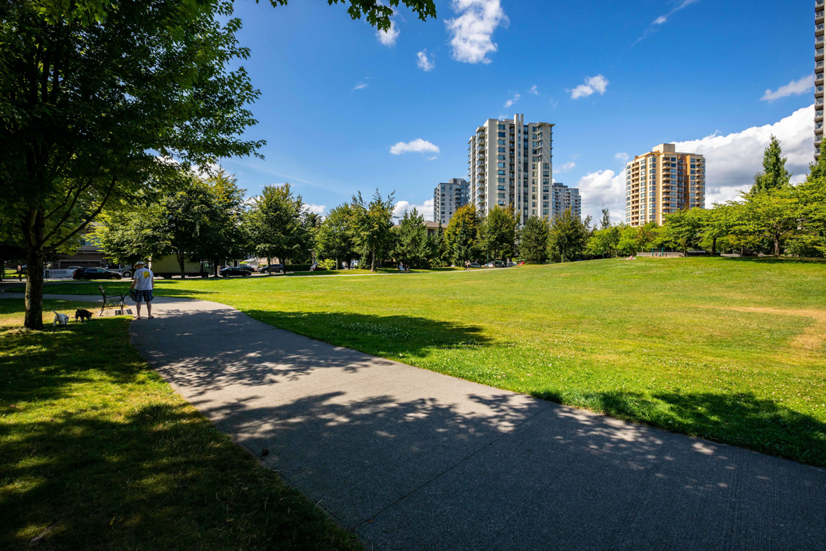 5555 Oben St, Vancouver 18