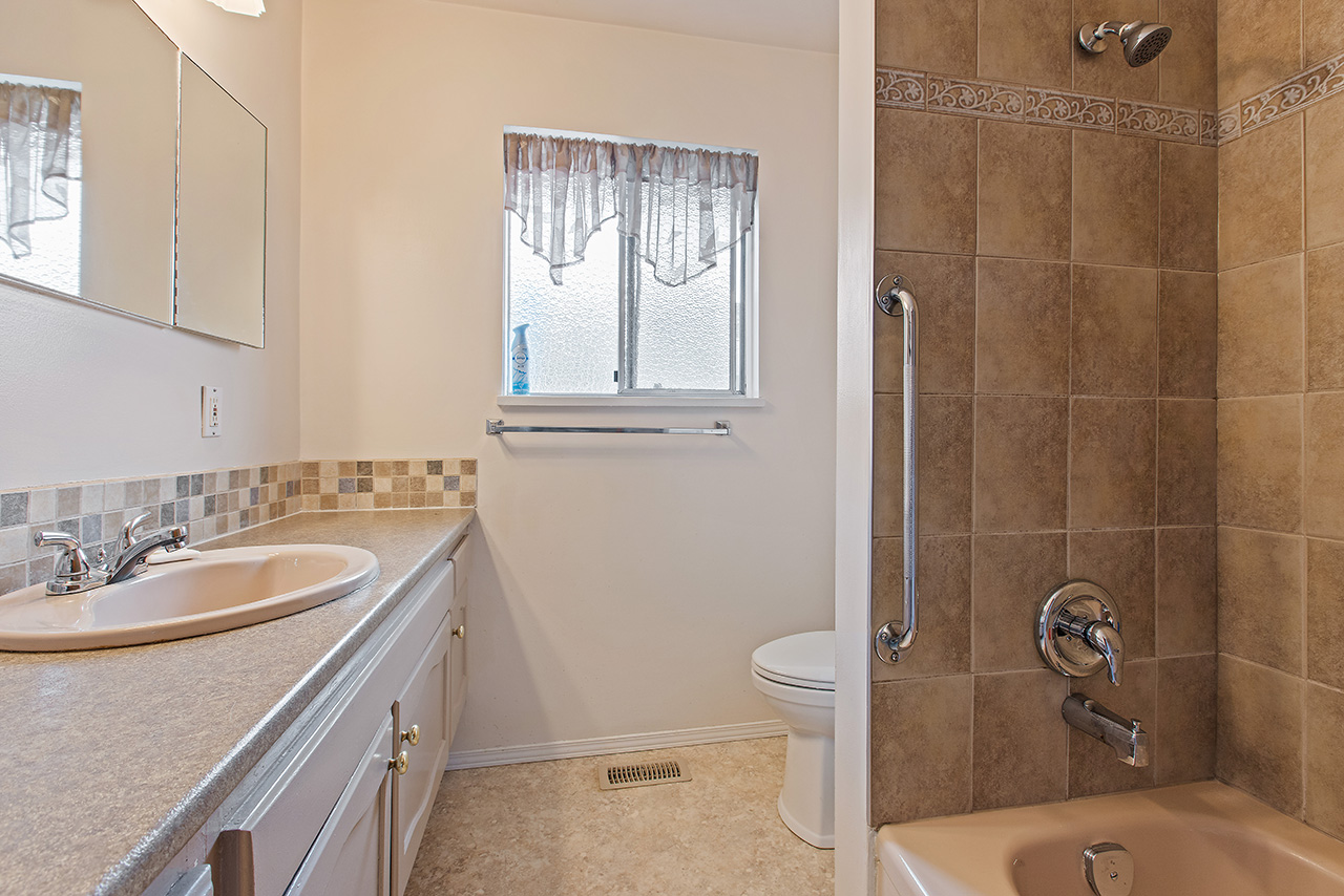 326 Wells Gray Pl, New Westminster 11