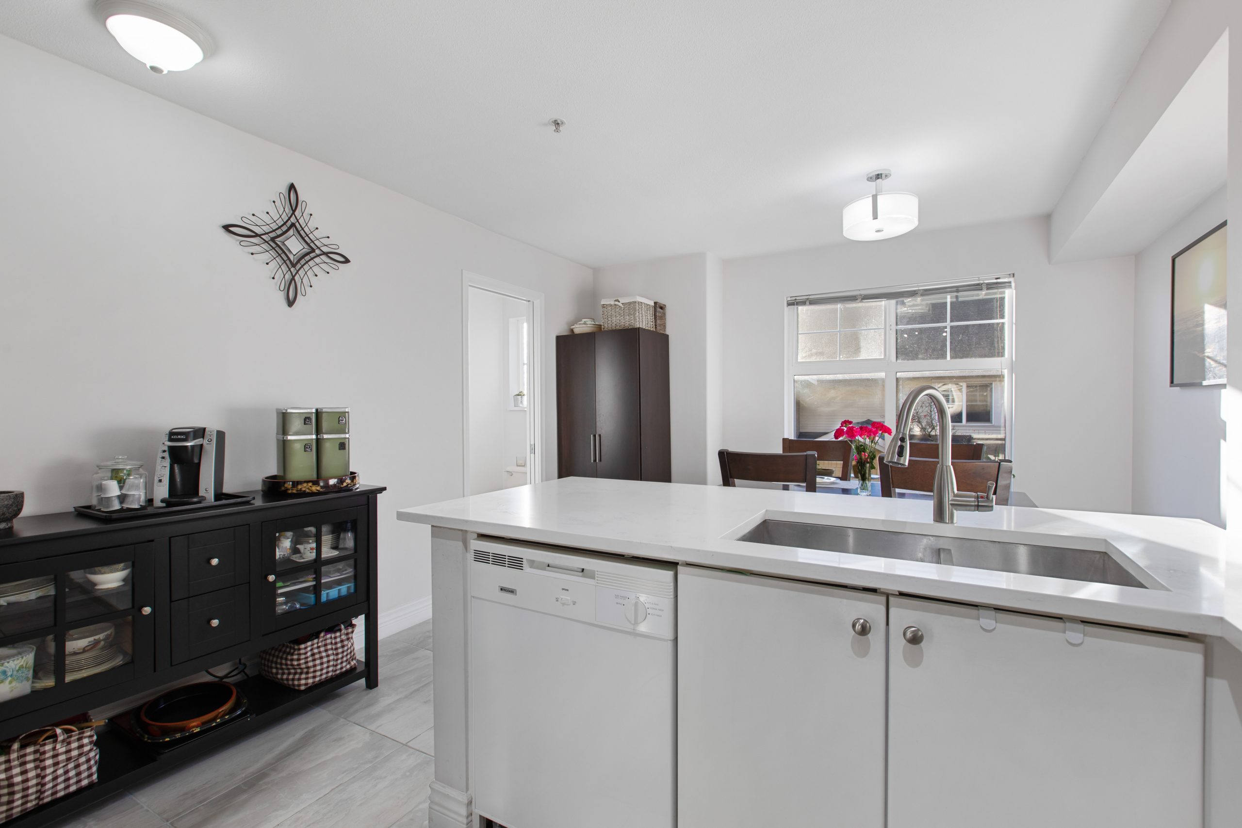 25 220 Tenth St, New Westminster 13