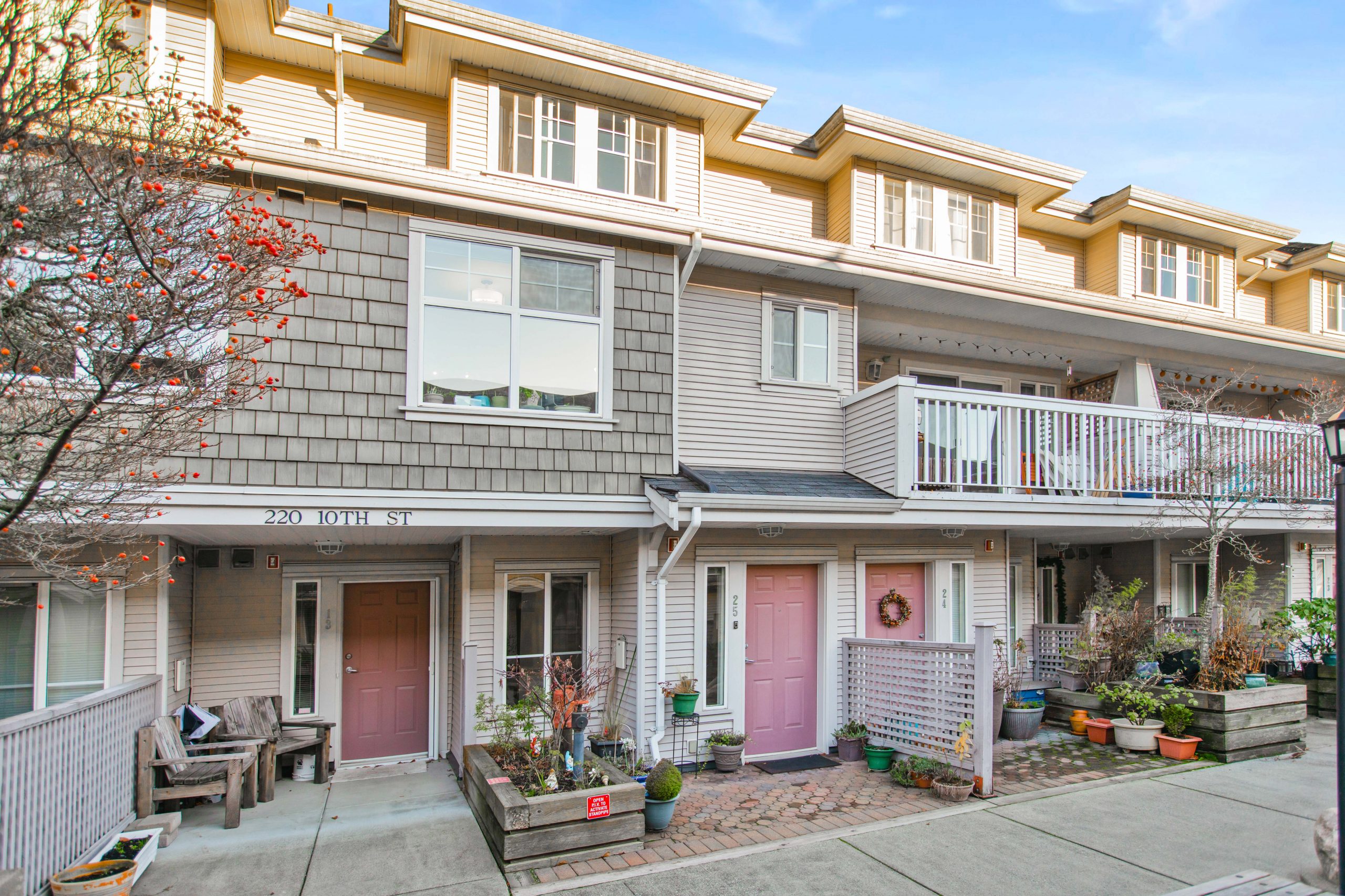 25 220 Tenth St, New Westminster 2