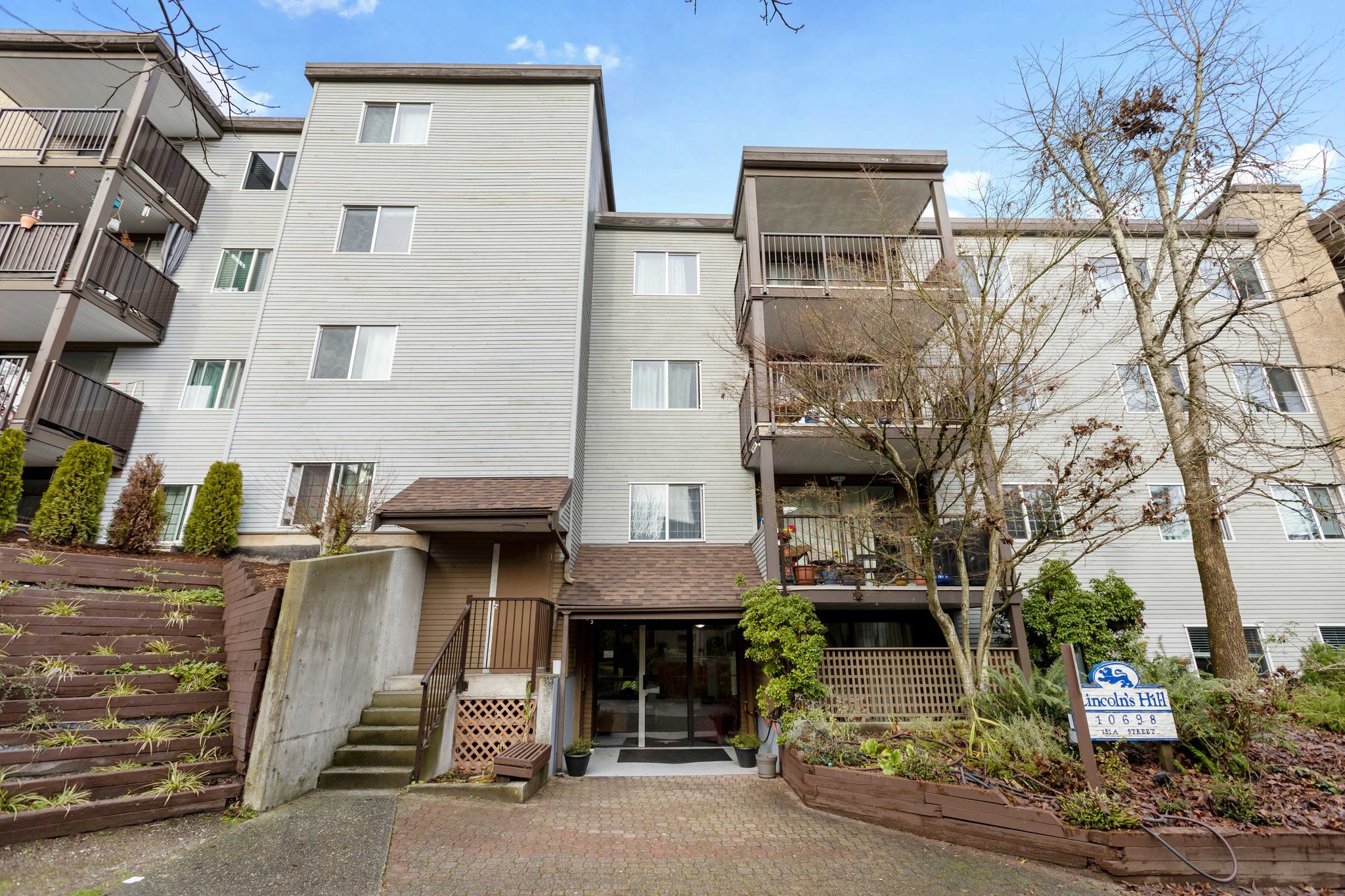 313 10698 151A ST