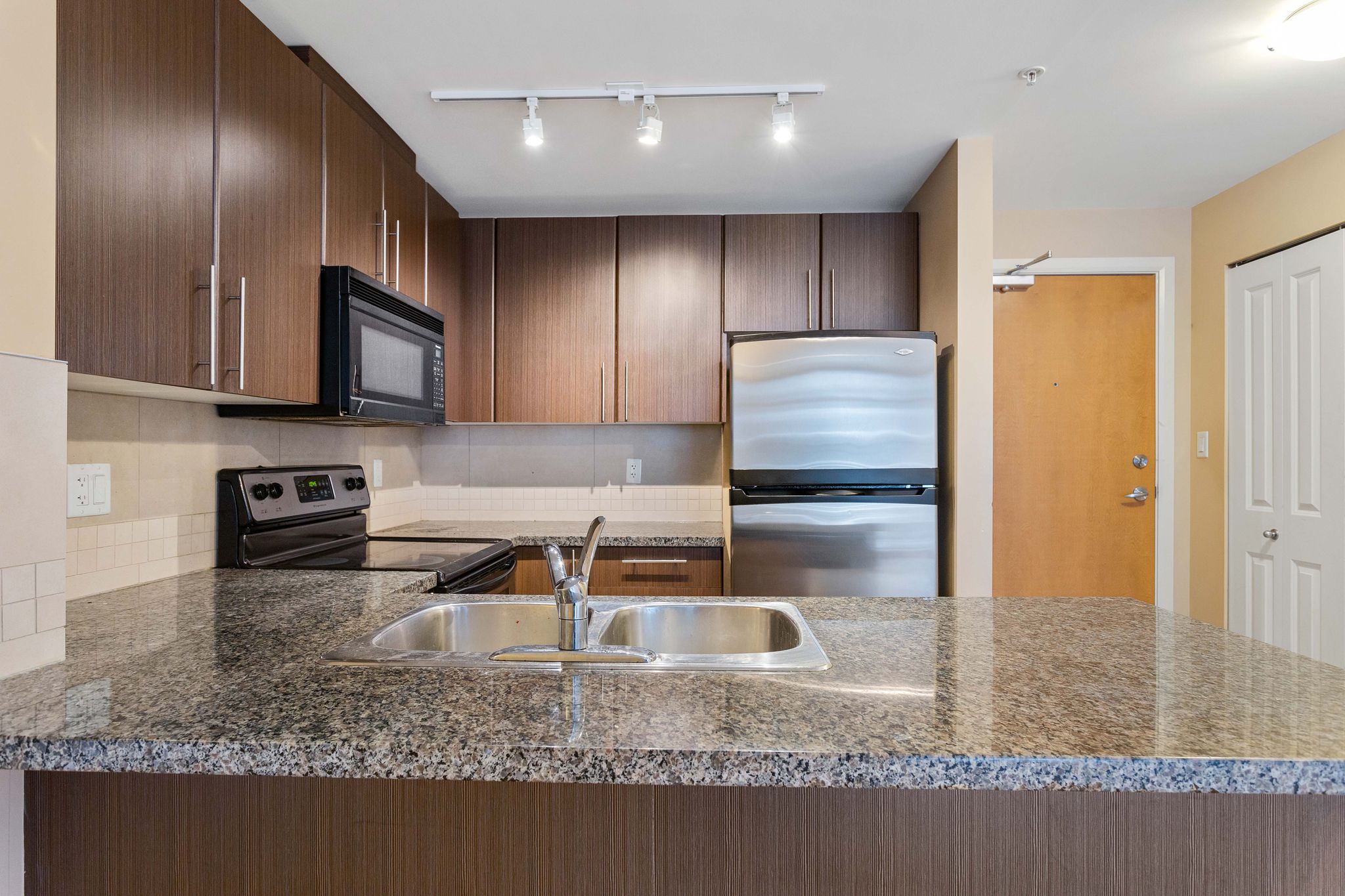 3303 898 Carnarvon St, New Westminster 5
