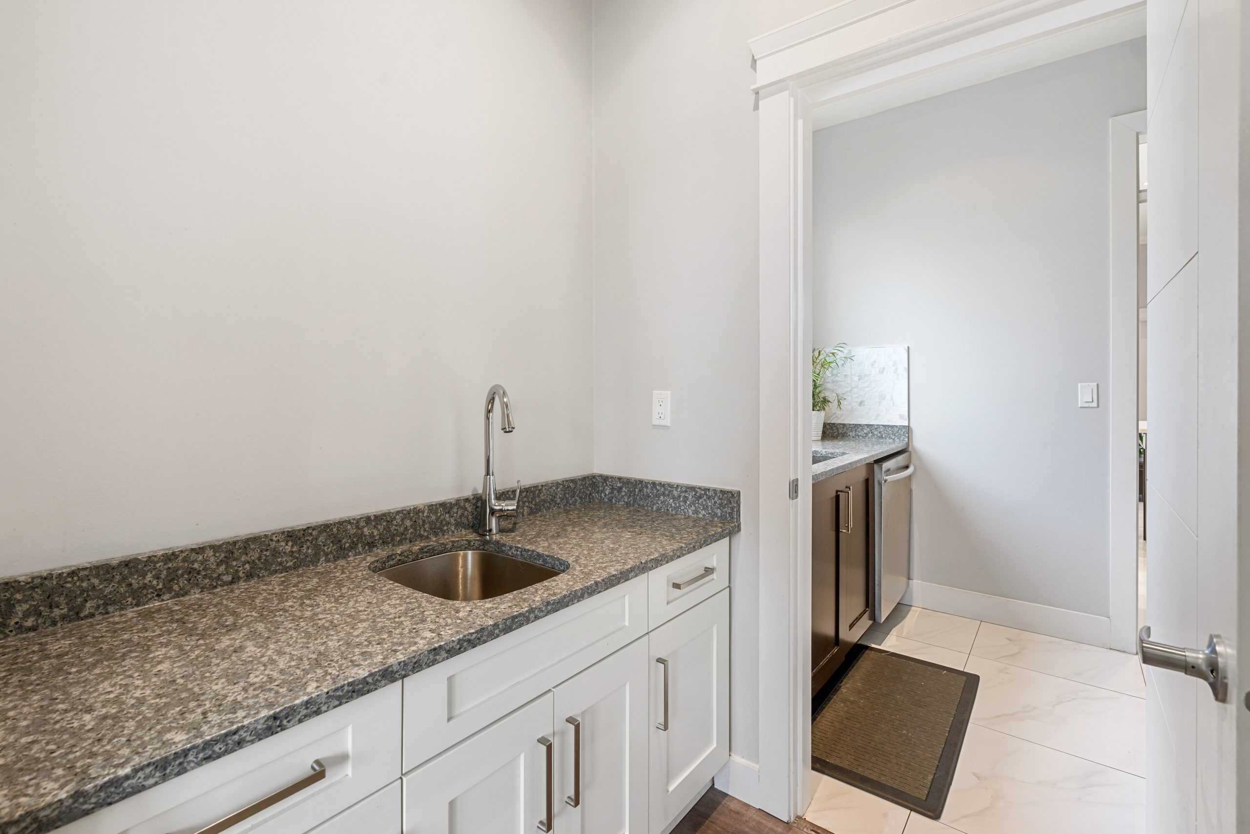 934 Chilliwack St, New Westminster 12
