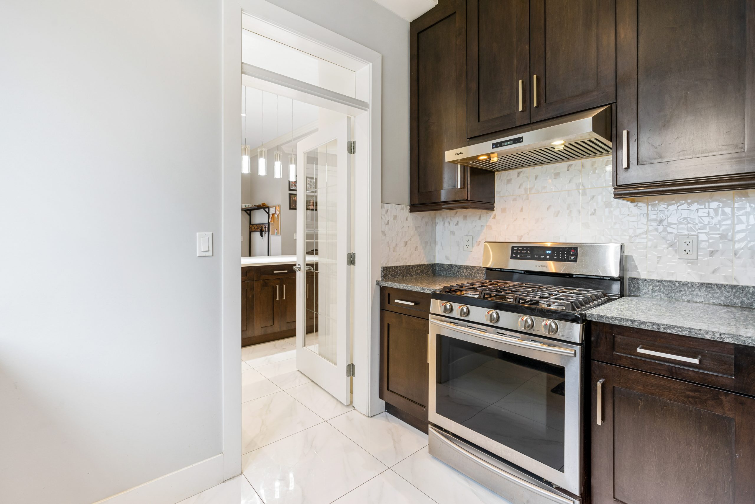 934 Chilliwack St, New Westminster 11