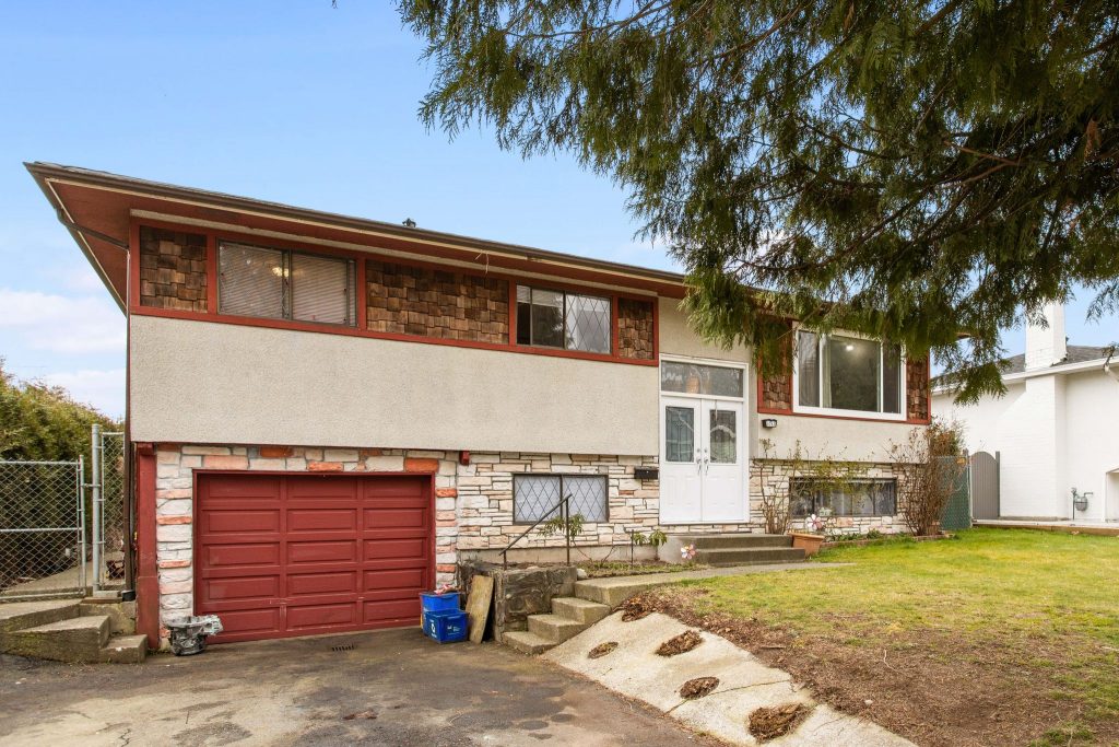 9042 Prince Charles Blvd, Surrey