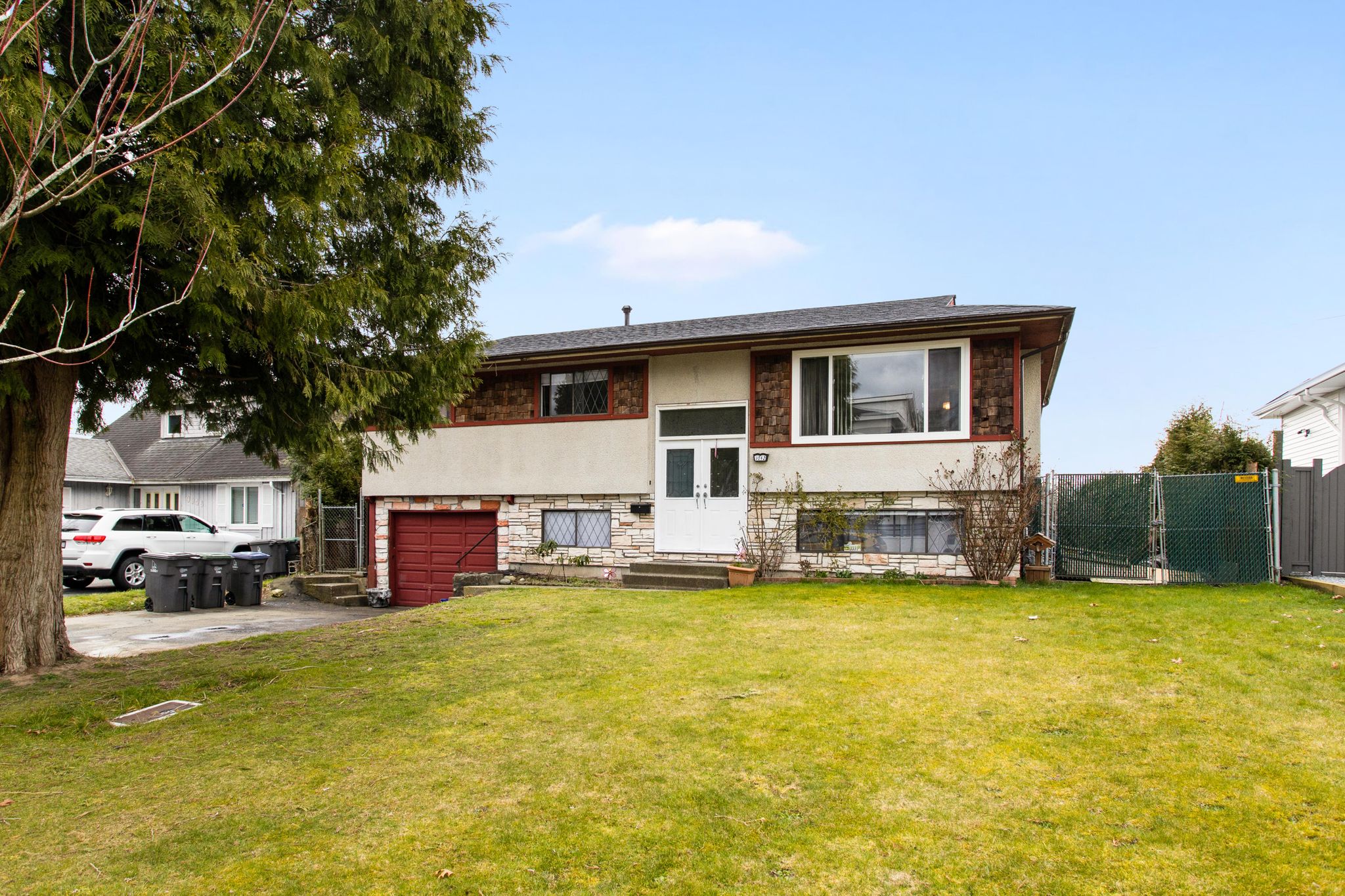 9042 PRINCE CHARLES BLVD, Surrey 15