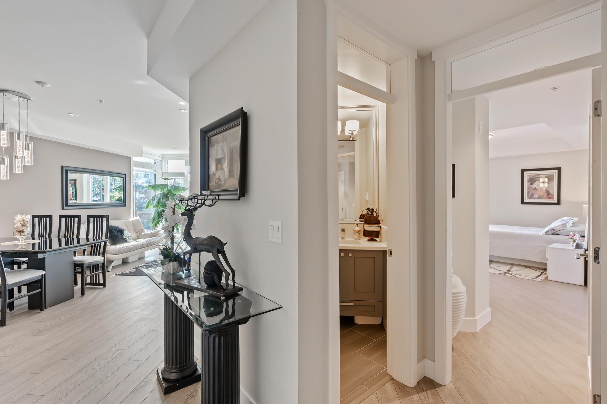403 14855 Thrift Ave, White Rock 14