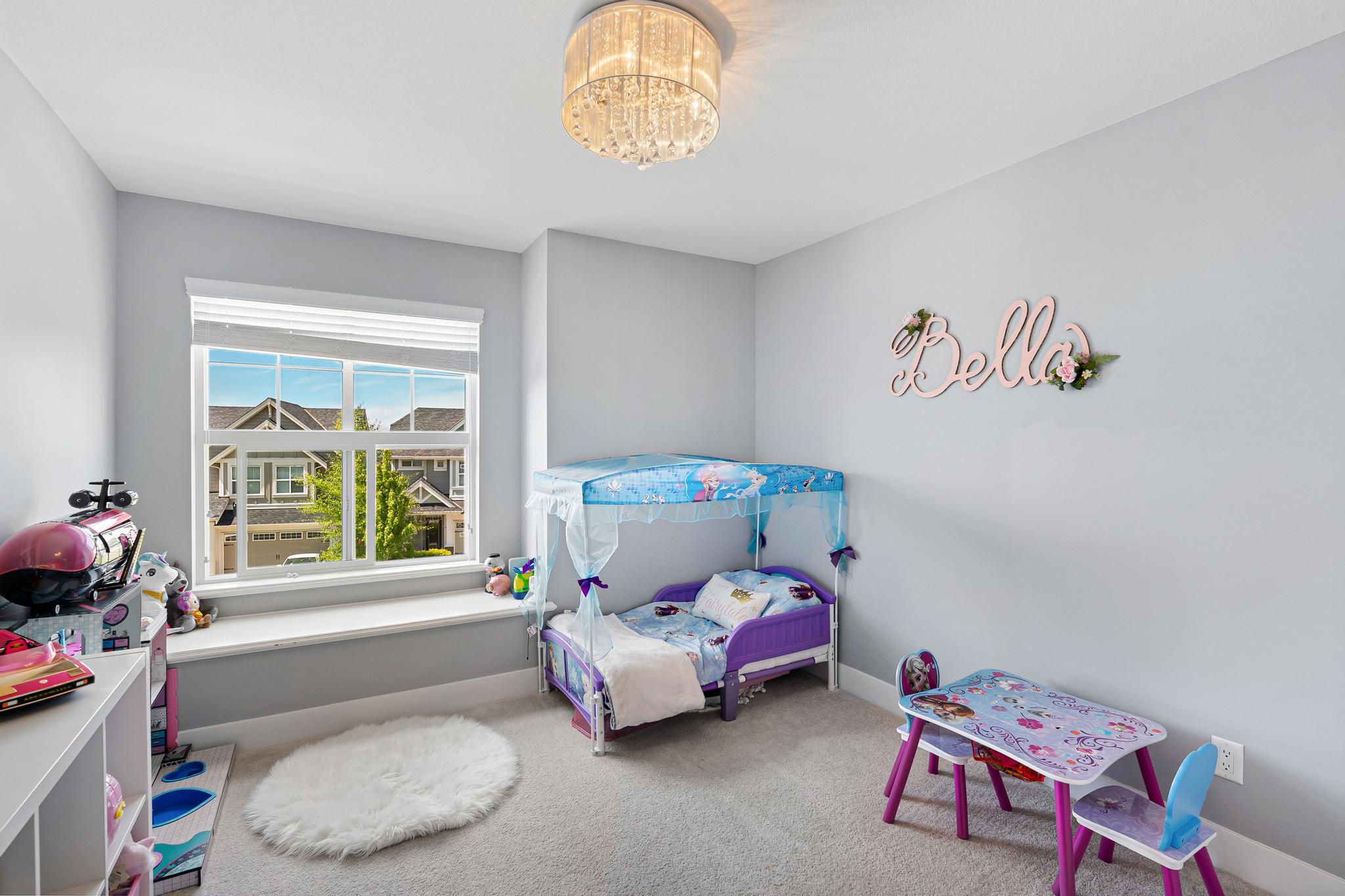 10468 McEachern St, Maple Ridge 18