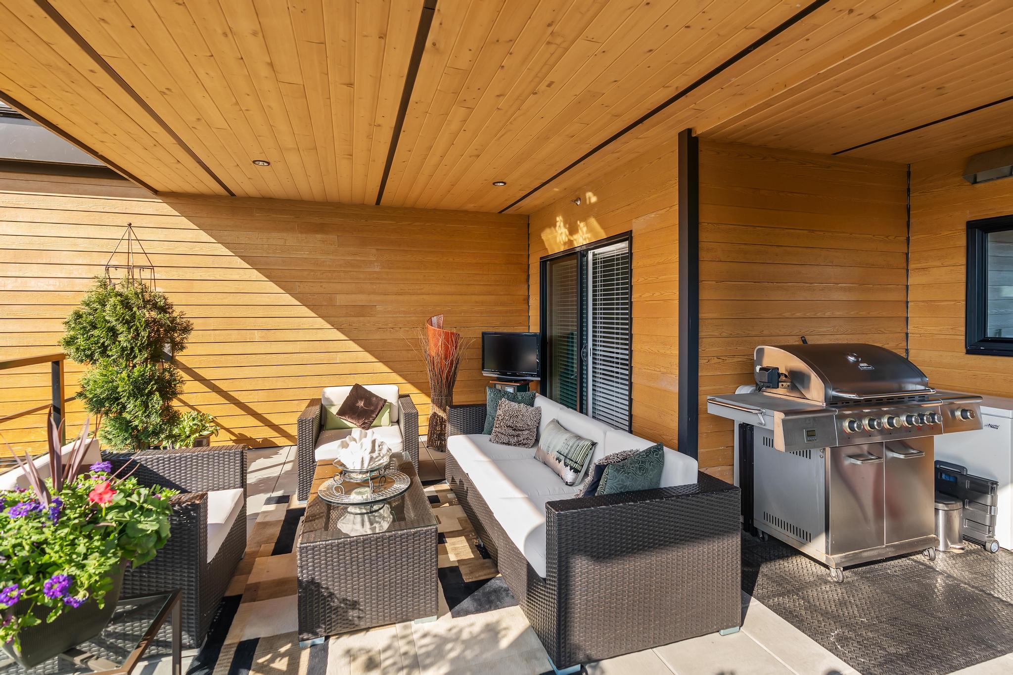 403 14855 Thrift Ave, White Rock 5