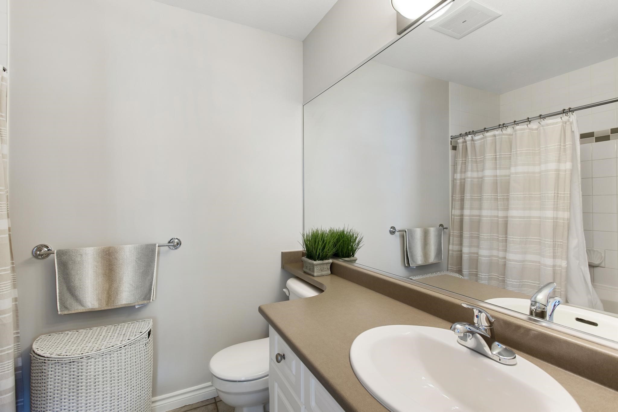 33 14453 72 AVENUE, Surrey 17