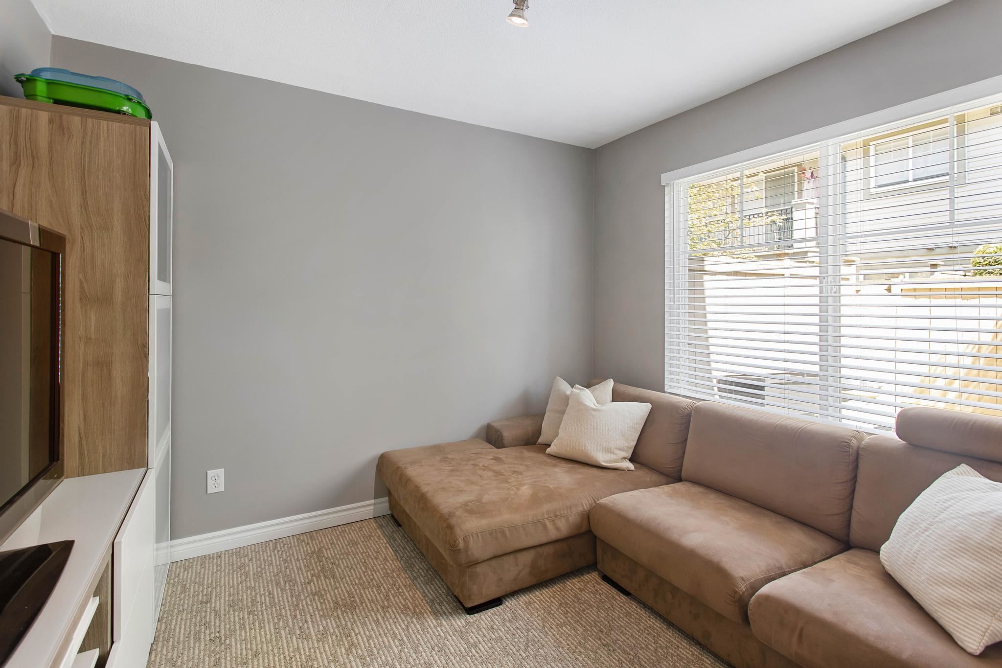 33 14453 72 AVENUE, Surrey 19